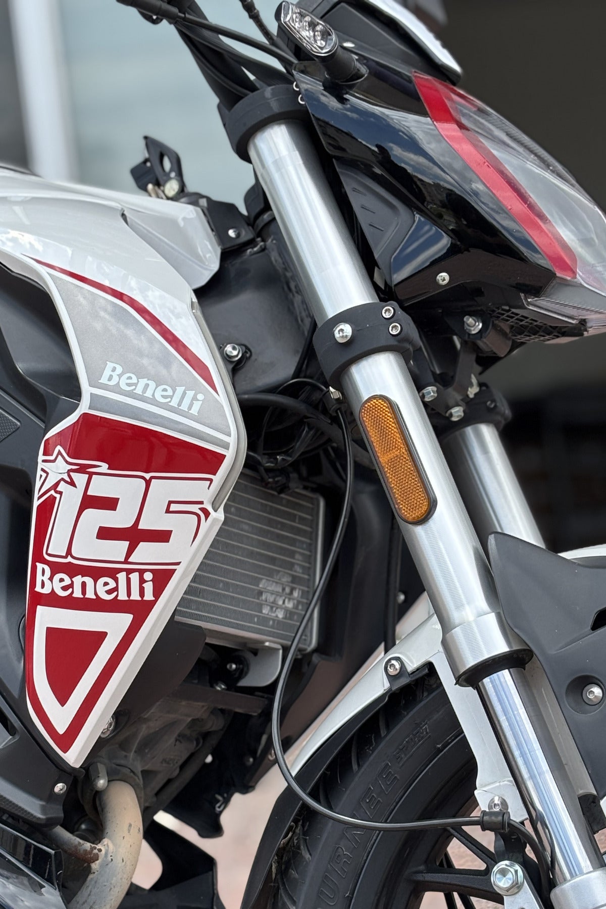 Benelli 125s için Yan Kapaklara Uyumlu Kırmızı Renk Sticker Kapak Seti (Sağ ve Sol)