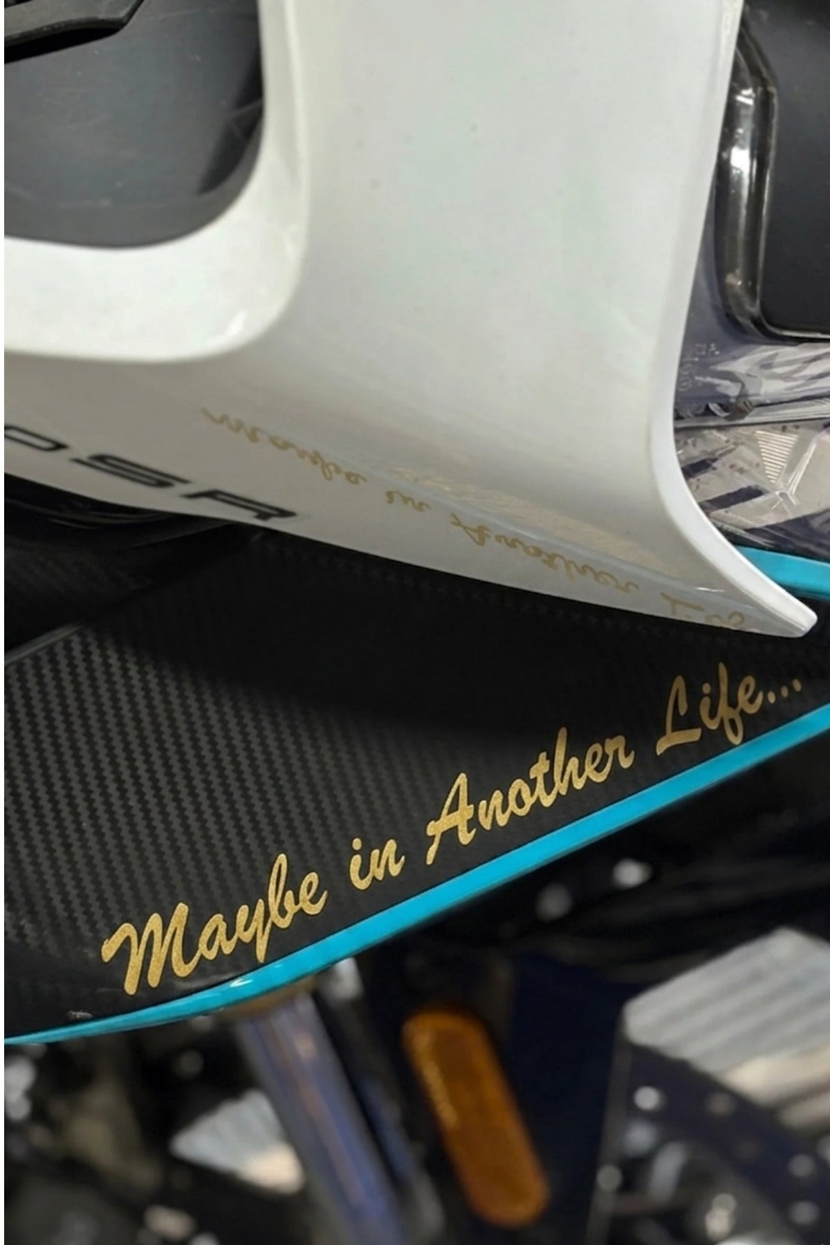 Motosiklet ve Kask için Mat Gold Renk Maybe in Another Life Sticker (20CM)