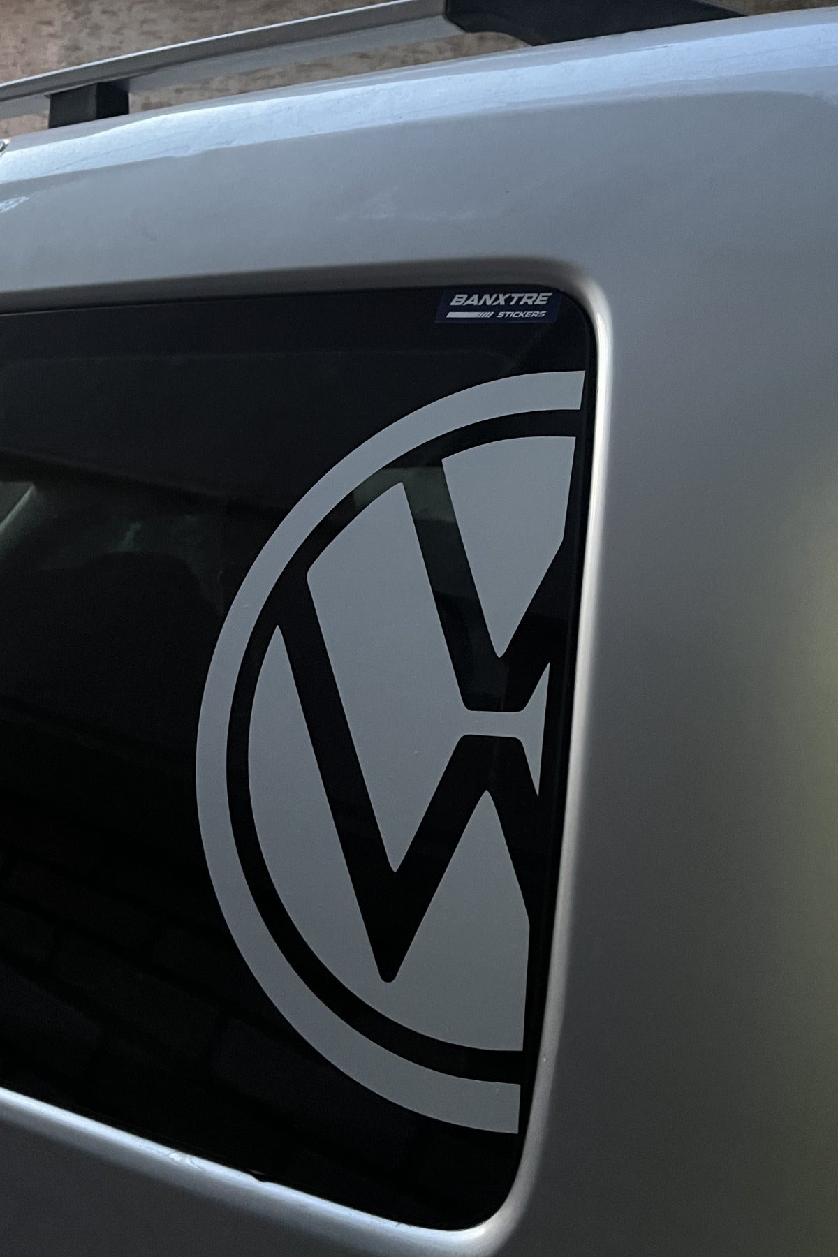 Volkswagen Caddy-Transporter Grubu için Cam Üstü VW Logo Sticker (Sağ ve Sol)