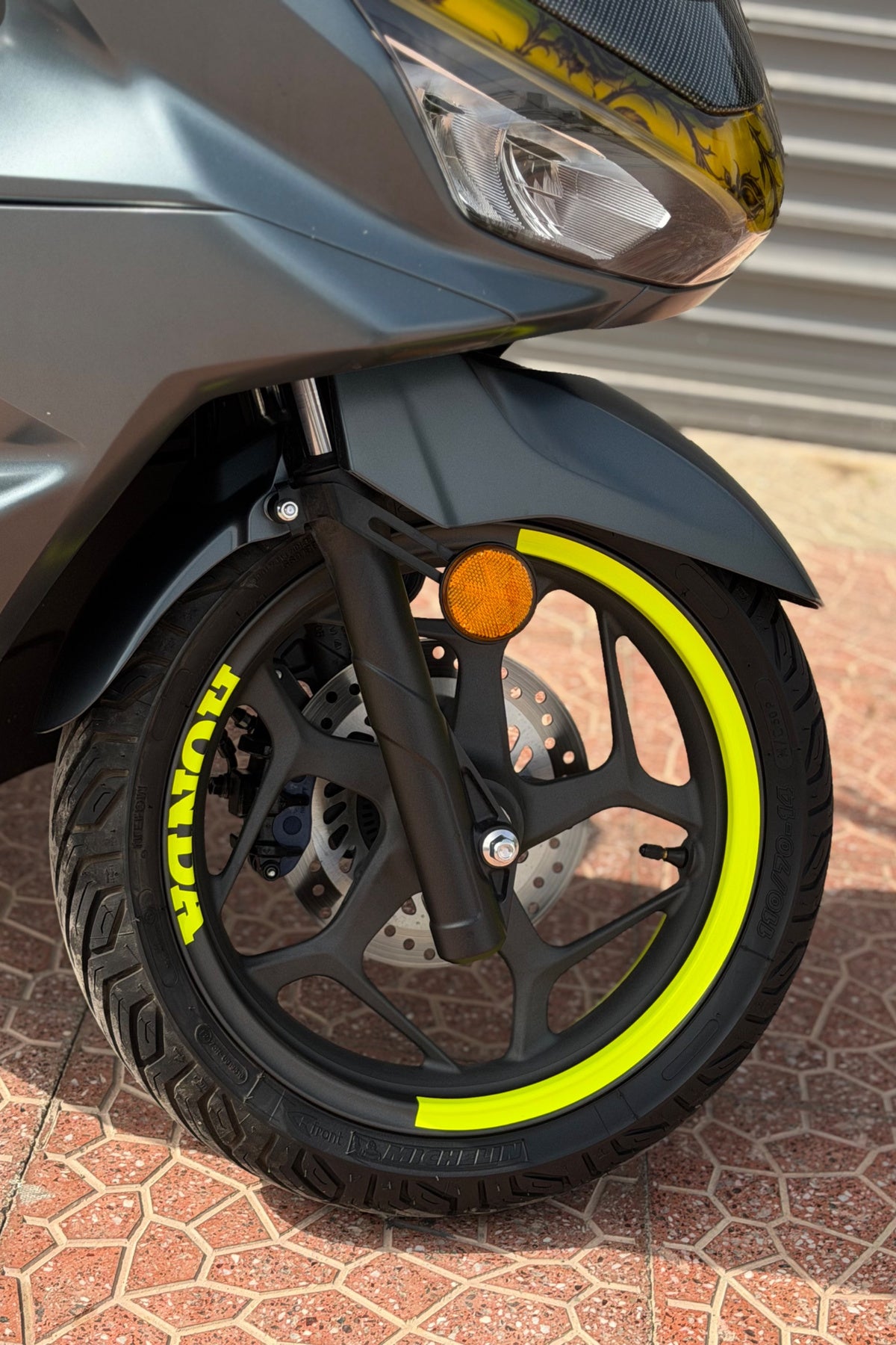 Honda Pcx için Honda Yazılı Yarım Jant Şeridi Sticker Seti (Ön-Arka-Sağ-Sol)
