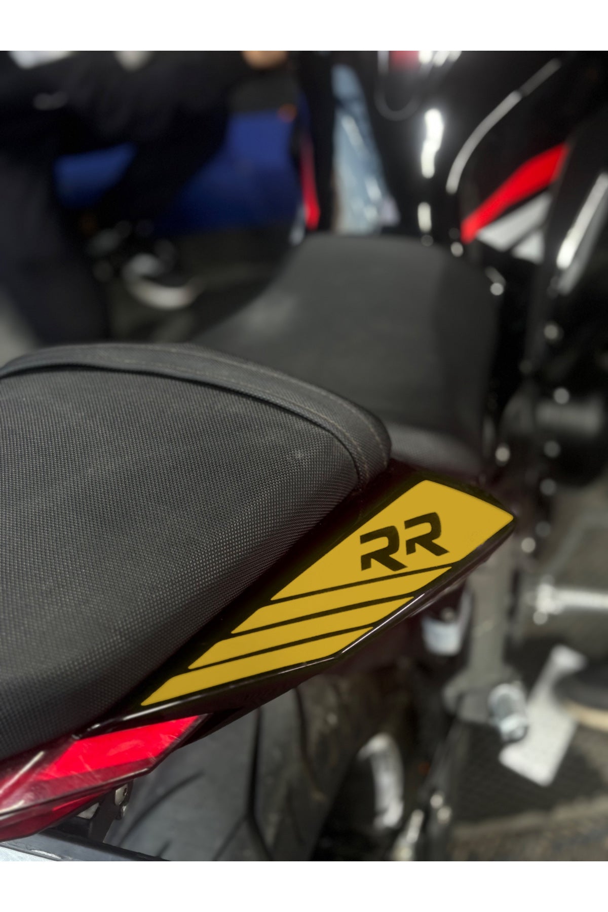 RKS R250-M250 için RR Yazılı Kuyruk Sticker Etiket (Sağ ve Sol )