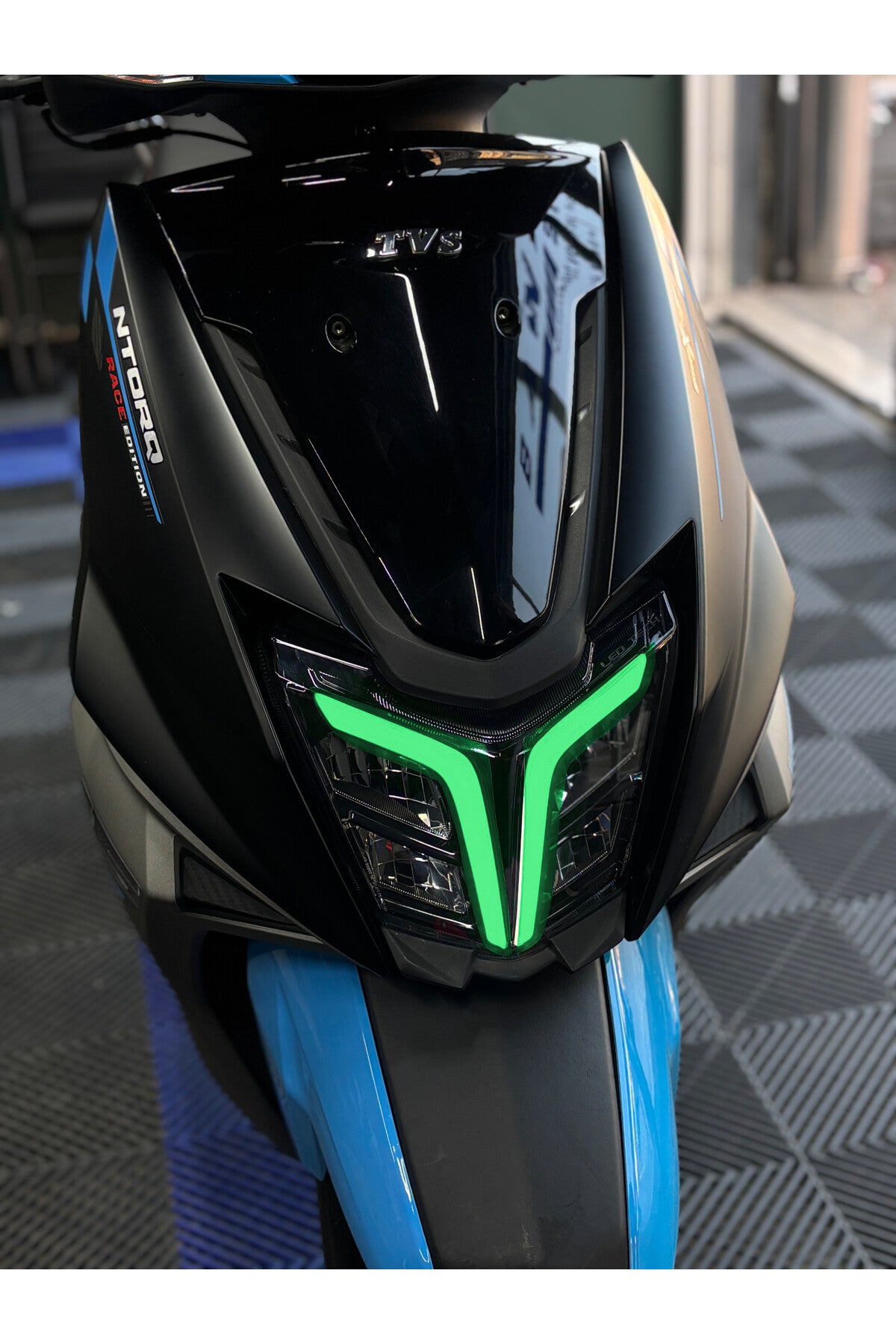 TVS Ntorq 125 için Far Renklendirme Far Tasarım Film Sticker