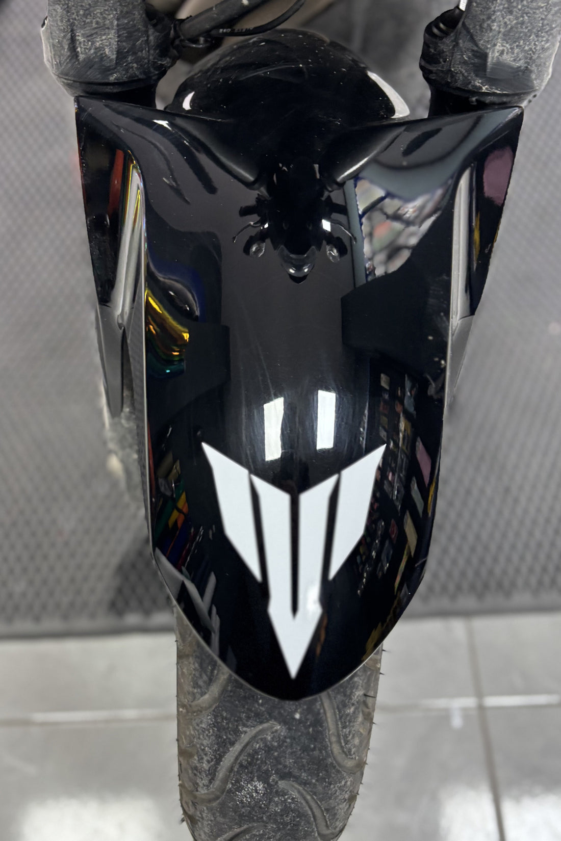 Motor ve Kask için Beyaz Renk MT Logo Sticker Etiket (10CM)