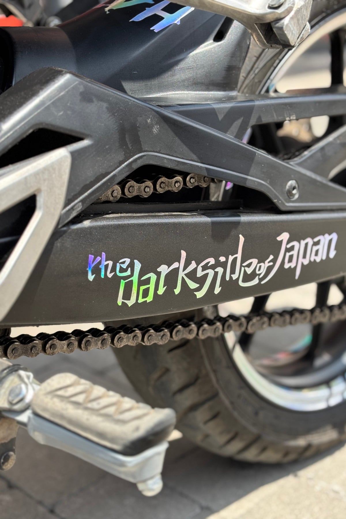 Motosiklet için Hologramlı Eğik The Dark Side of Japan Sticker Etiket (1 Adet)