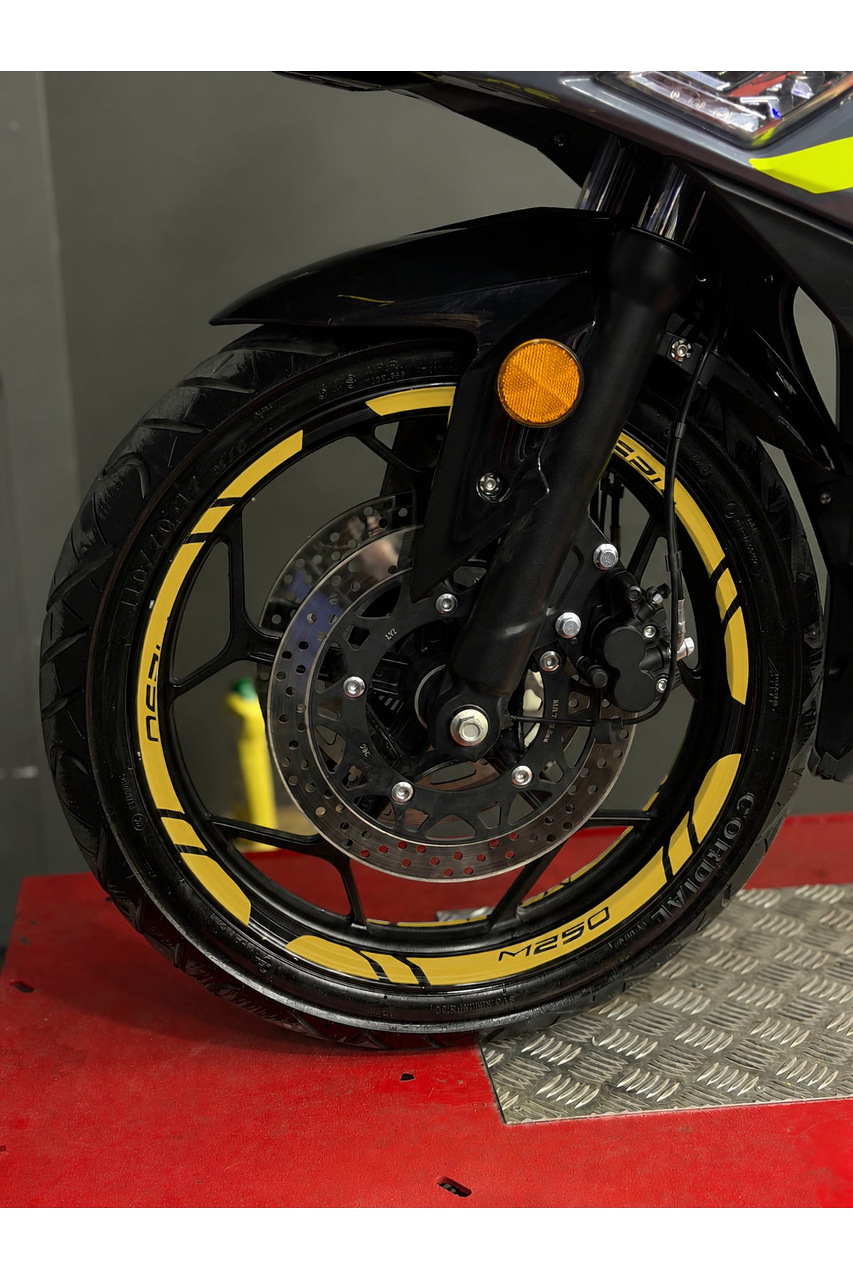 RKS M250 için M250 Yazılı 12 Parça Ön Arka Yeterli Jant Şeridi Sticker Seti