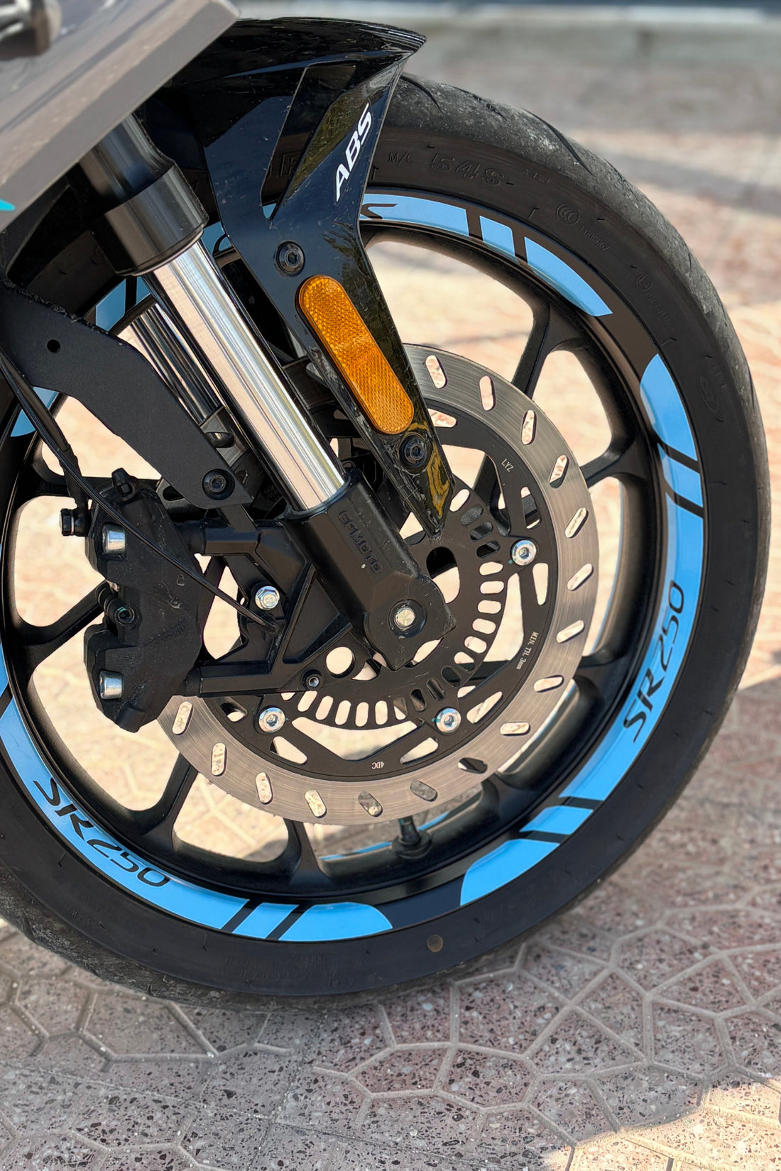 CFMOTO SR250 için Açık Mavi Jant Şeridi Sticker Etiket Seti (12'li)