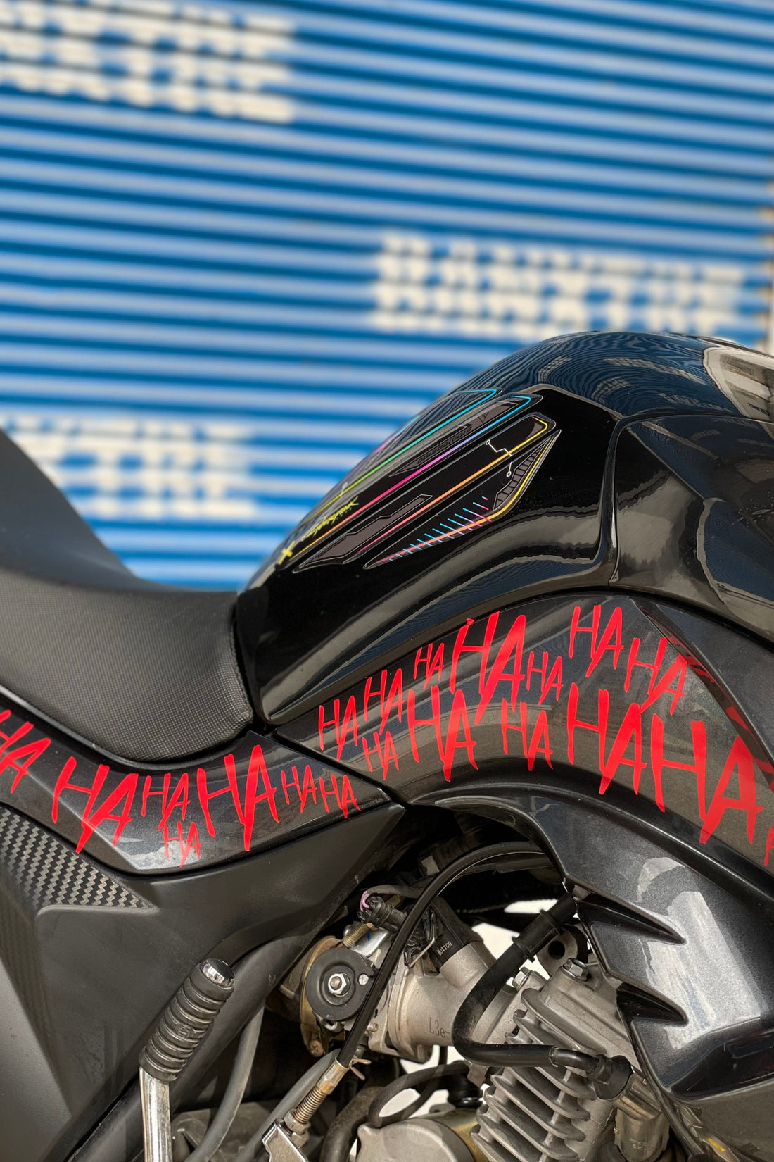 Dekoratif Kırmızı Hahaha Sticker Motor-Araba-Kask  için Etiket 30CMx15CM (1 Adet)