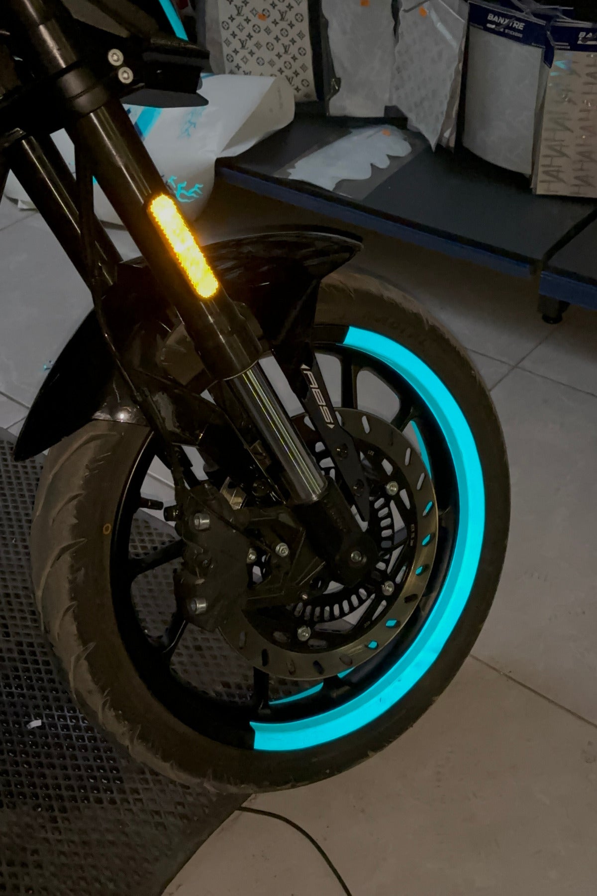 Motosiklet 17 Inch Jantlara Uyumlu Reflektörlü Yarım Jant Şeridi