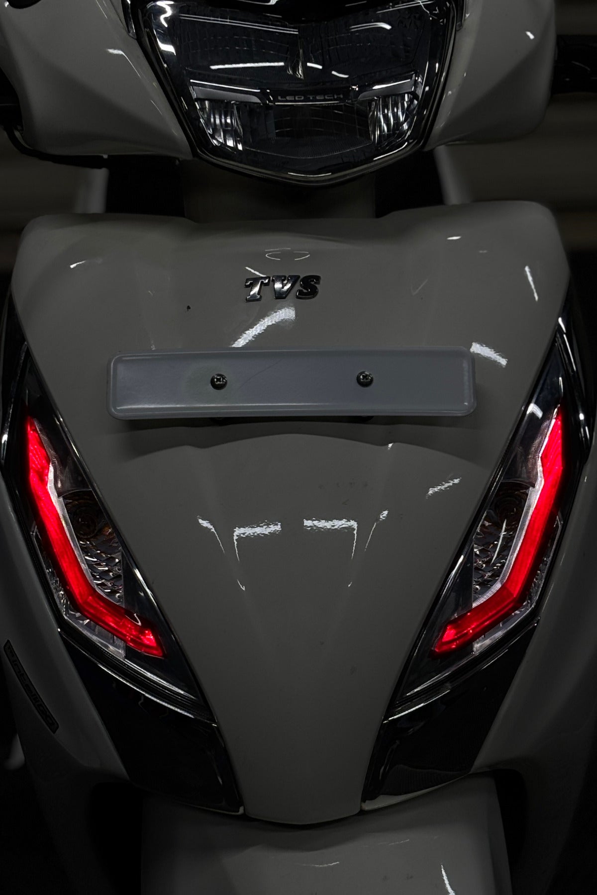 TVS Jupiter 125 için Gündüz Ledlerine Uyumlu Far Tasarım Sticker Seti (Sağ ve Sol)