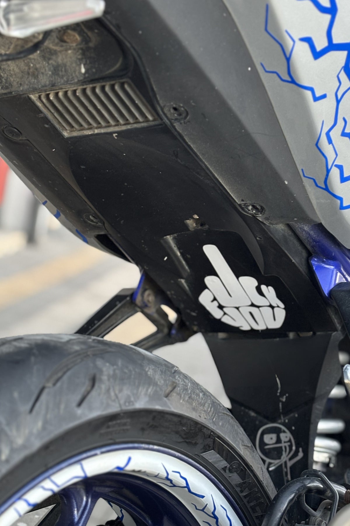 Motor için Sele Altı ve Drenajlara Uyumlu Fck You Sticker Etiket (11CMx9CM)