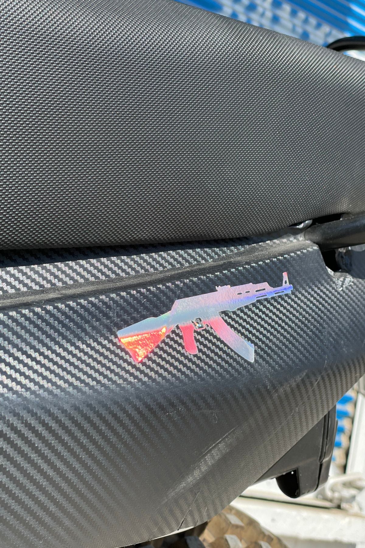 Motor-Araba-Kask Uyumlu Hologramlı Renk Değiştiren Kalaşnikov Ak-47 Keleş Sticker Etiket 14CMx4CM