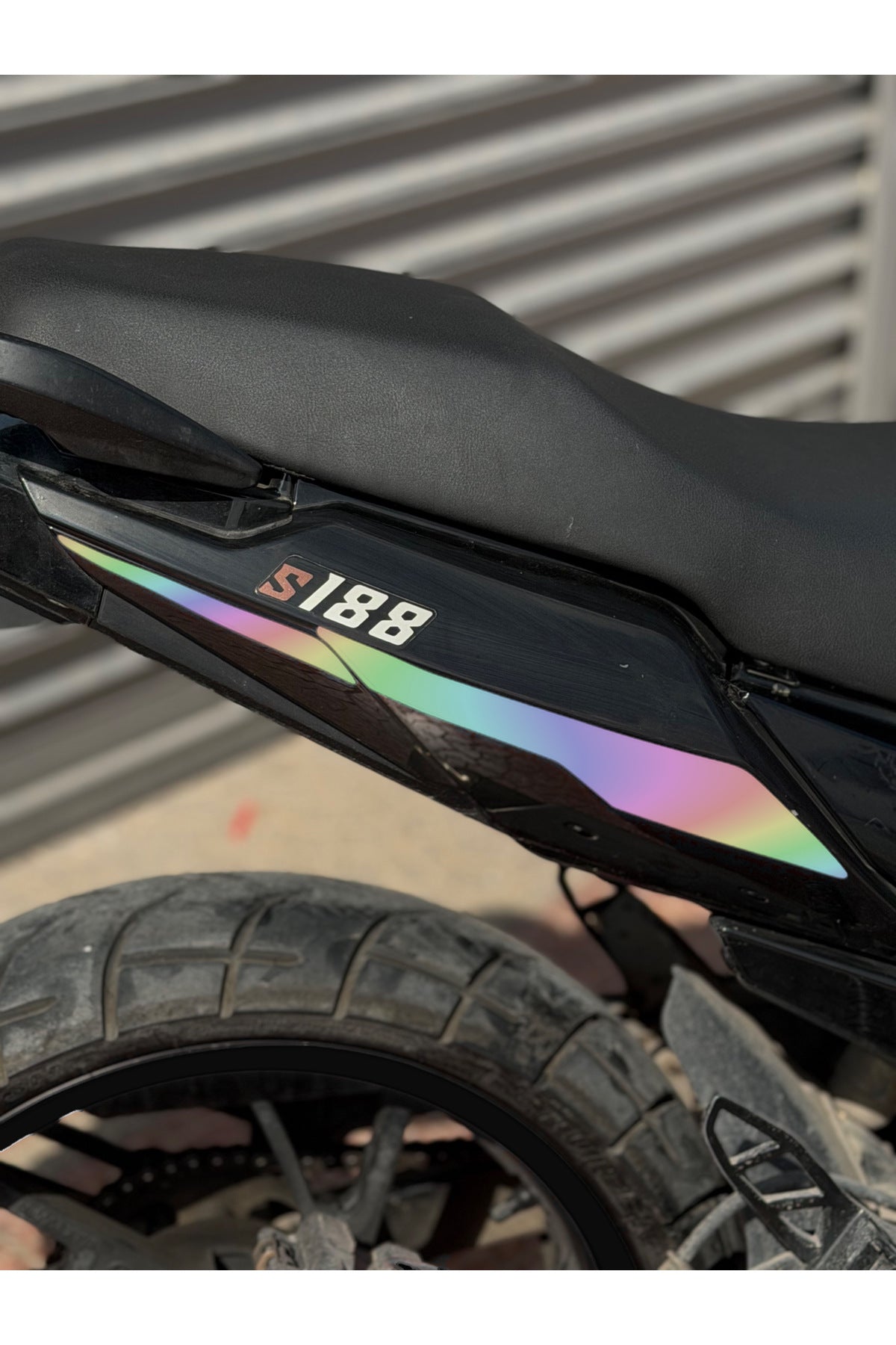 Falcon Salvador S188 için Arka Kuyruk Orijinal Renk Değişim Sticker