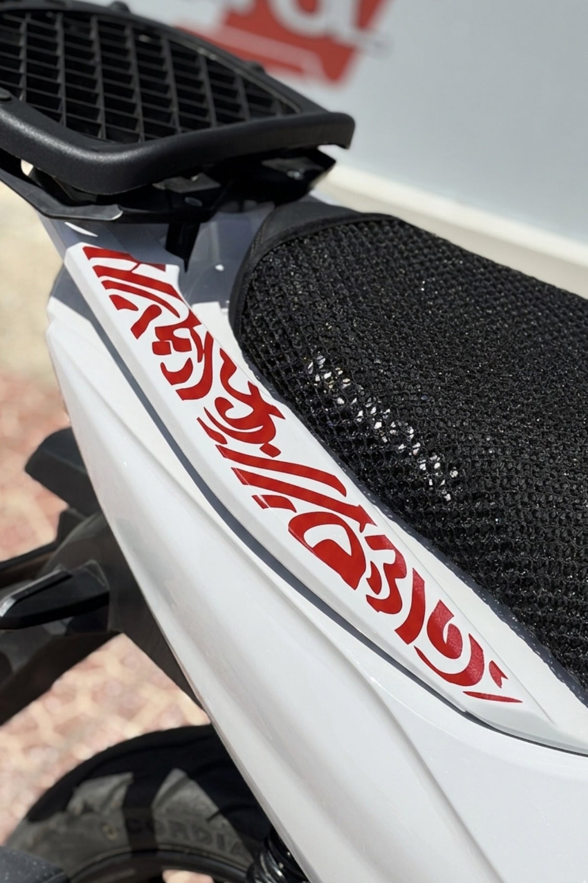 Mondial Strada Scooter için Arka Kuyruk Tribal Desen Sticker Etiket (1 Adet)