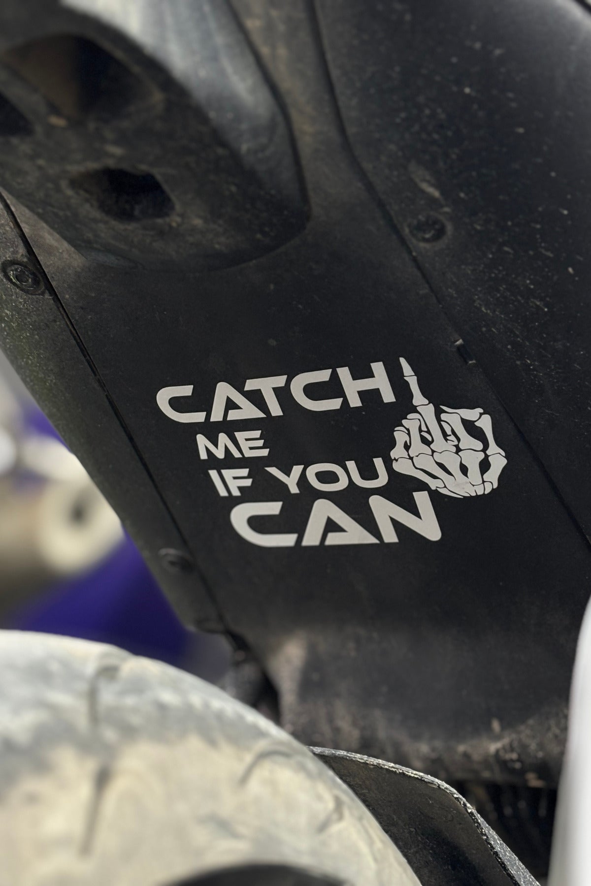 Motosiklet ve Depo için Catch me If You Can Orta Parmak Sticker (14CMx10CM)