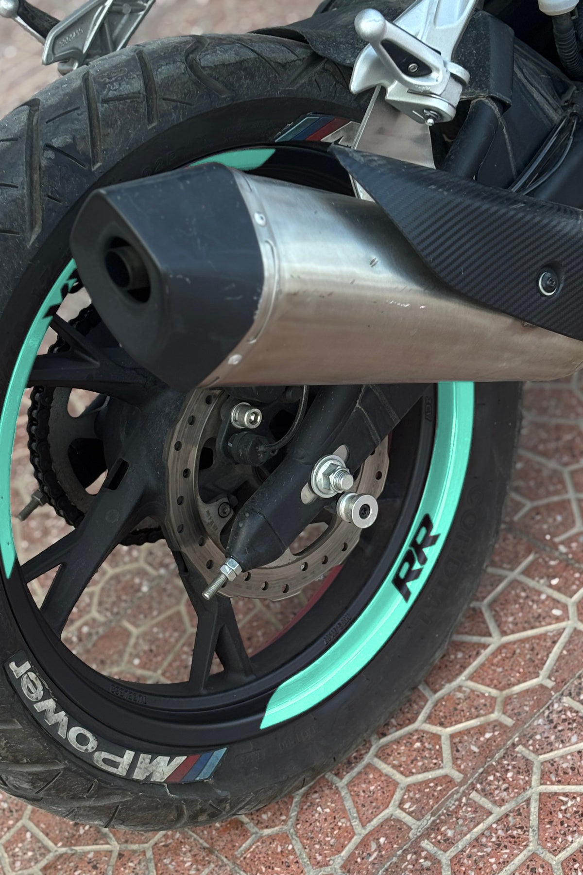 RKS SRK 125R için RR Yazılı Çeyrek Jant Şeridi Sticker Seti
