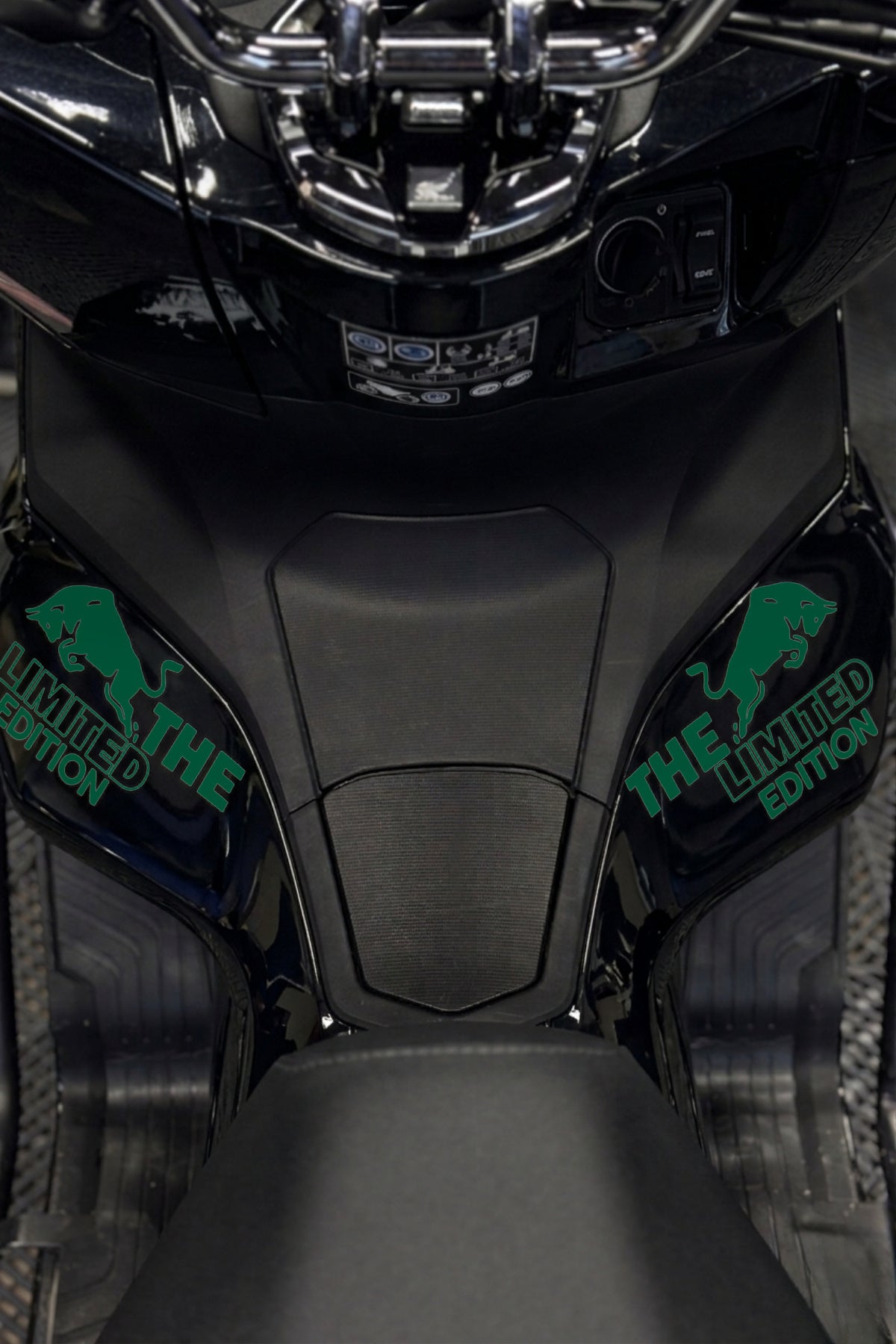 Honda PCX için Boğa Enerji Limited Edition Sticker Etiket (Sağ ve Sol)