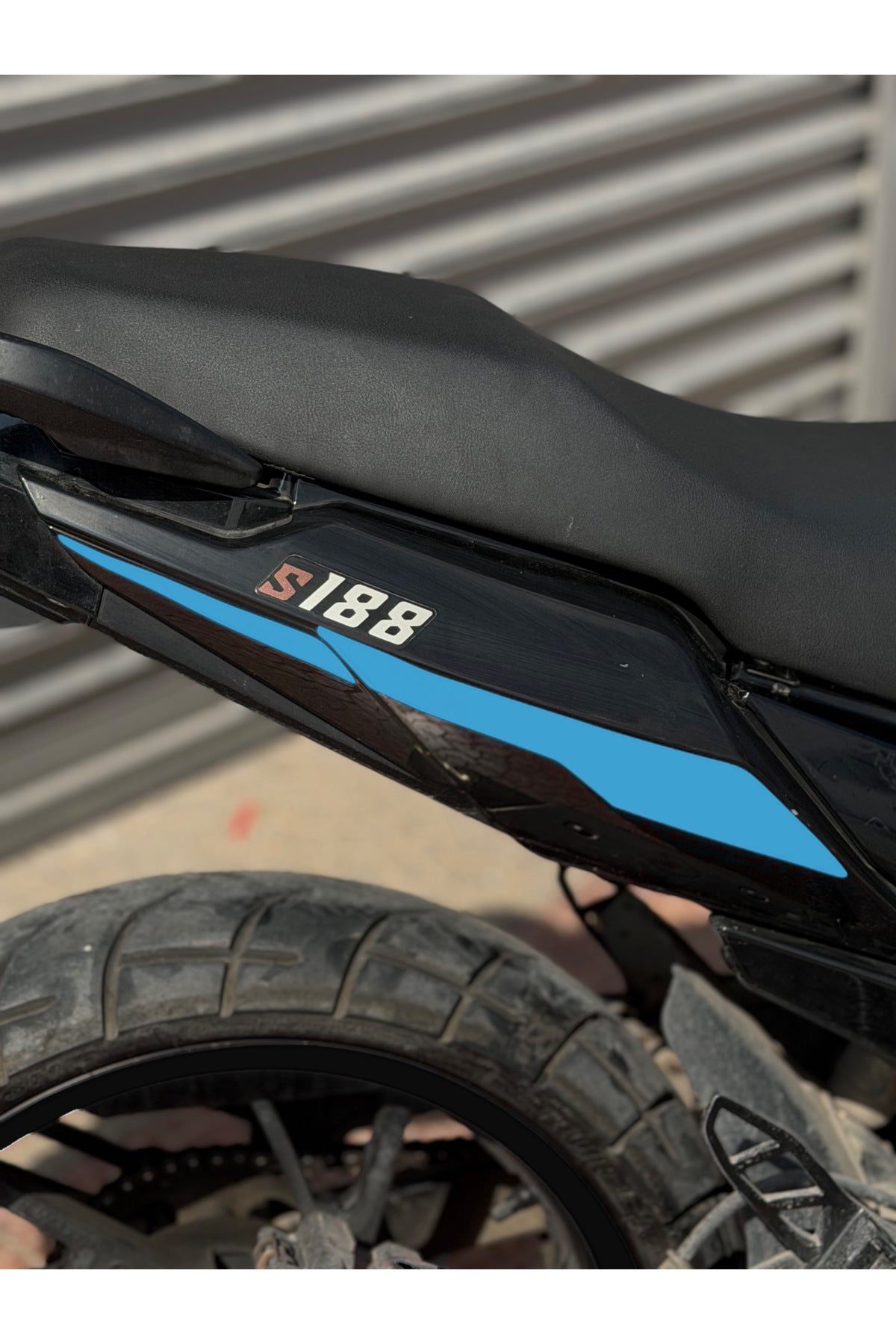 Falcon Salvador S188 için Arka Kuyruk Orijinal Renk Değişim Sticker