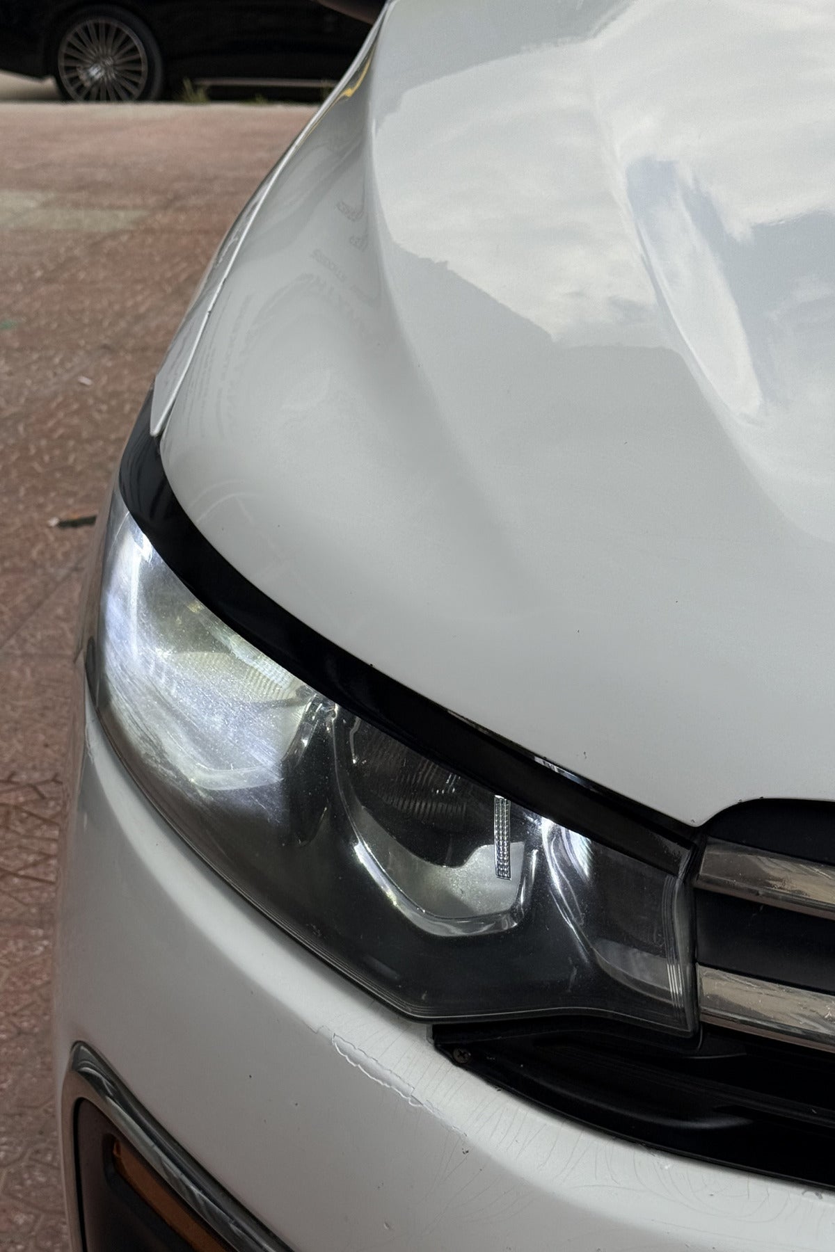 Citroen C-Elysee için Siyah Renk Far Kaşı Sticker Etiket (Sağ ve Sol )