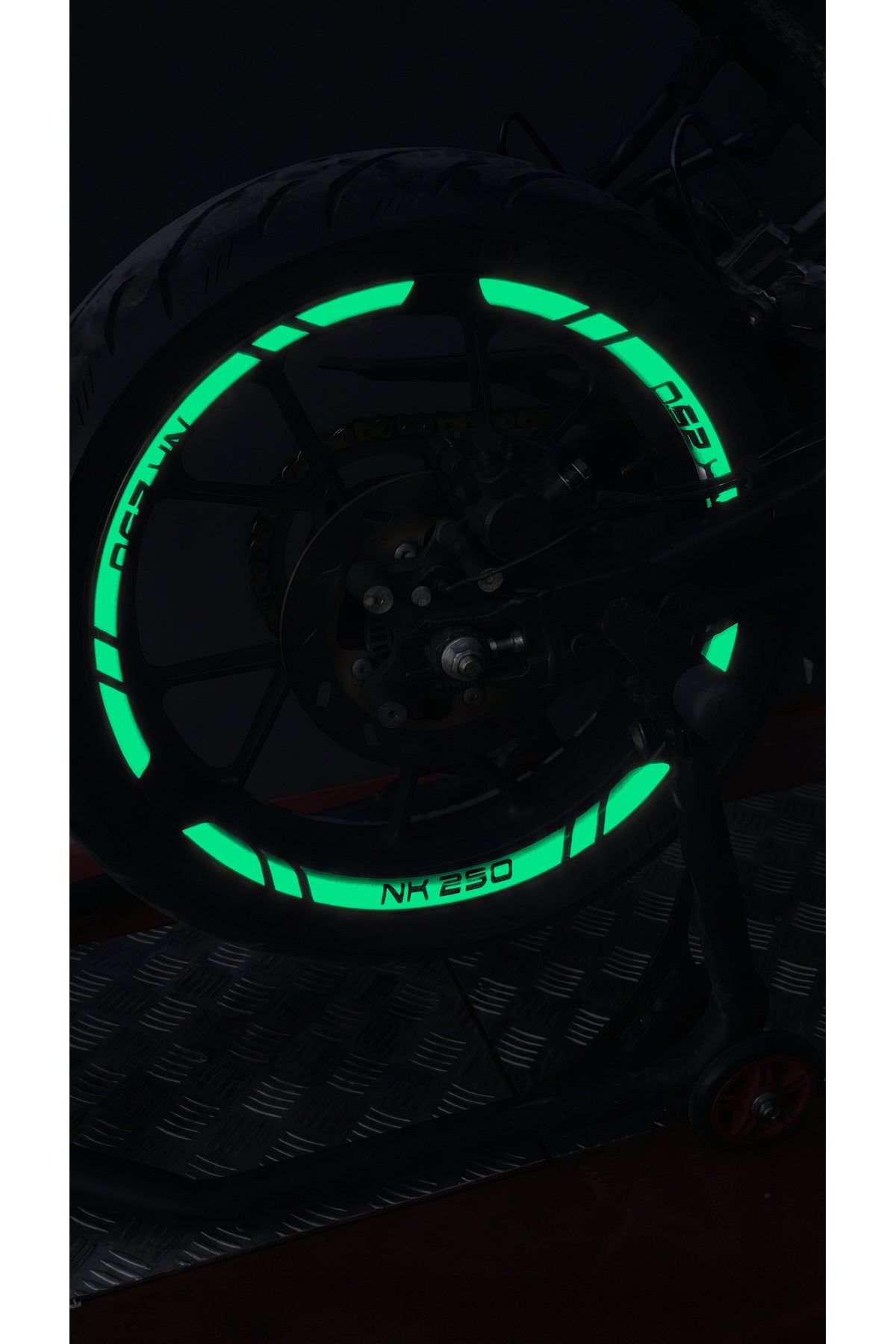 CFMOTO NK250 için NK250 Yazılı Reflektörlü 12 Parça Jant Şeridi
