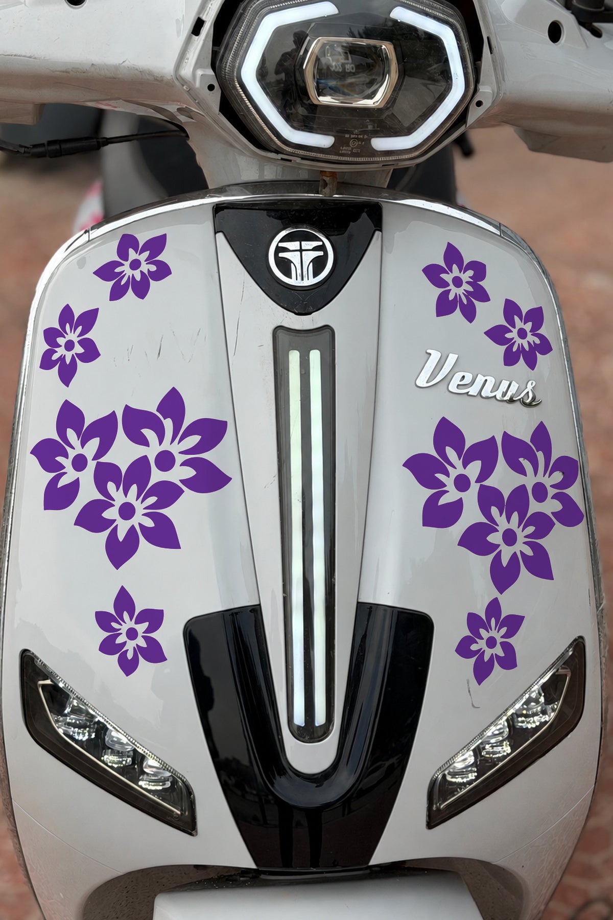 Motosiklet ve Kask için Çiçek Desenleri Sticker Etiket (Fotoğraftaki Adet Kadar Gelmektedir)