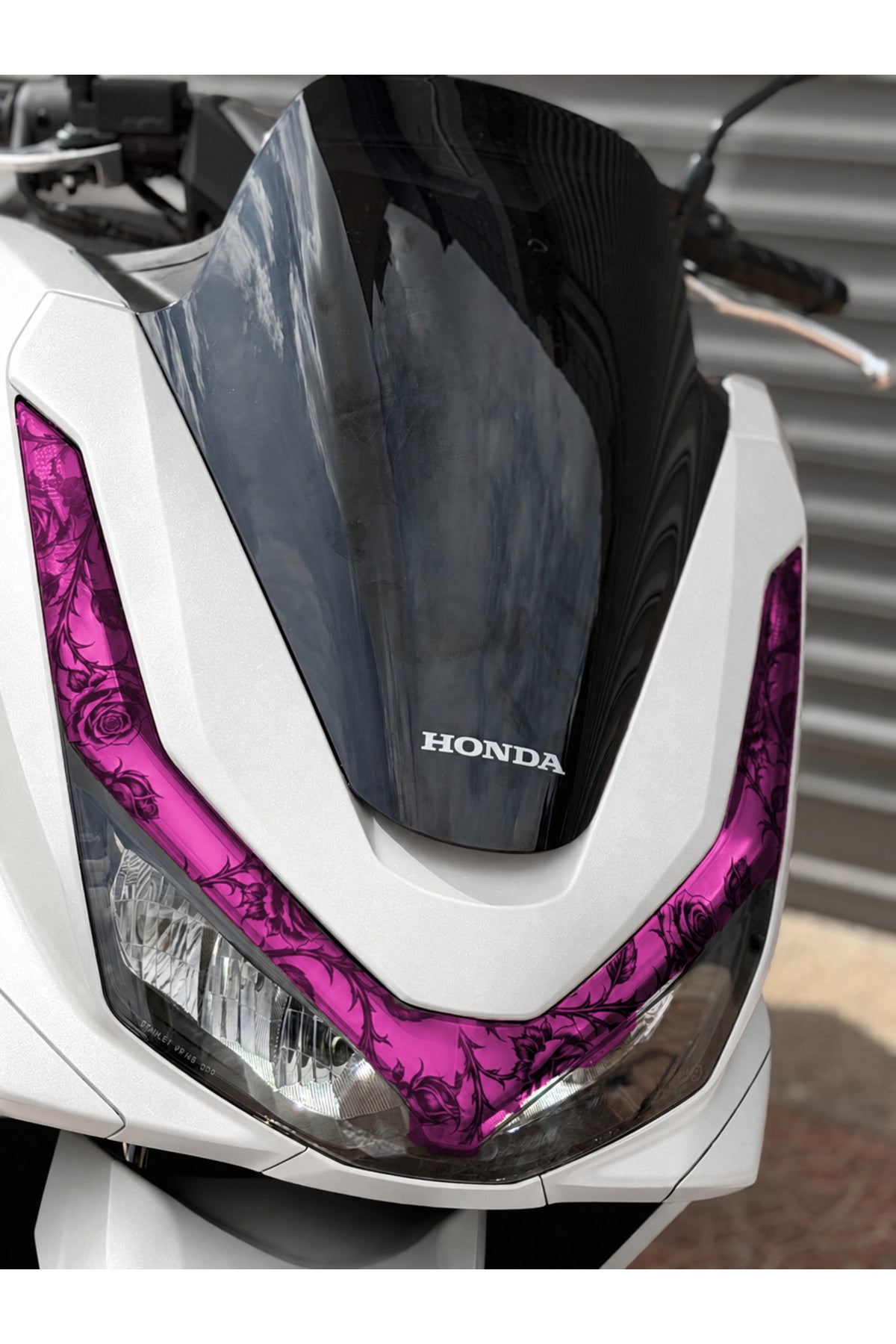 Honda PCX Deluxe Sarmaşık Gül Desenli Far Filmi Far Tasarım Sticker (2025-2026 Yılları Uyumlu)