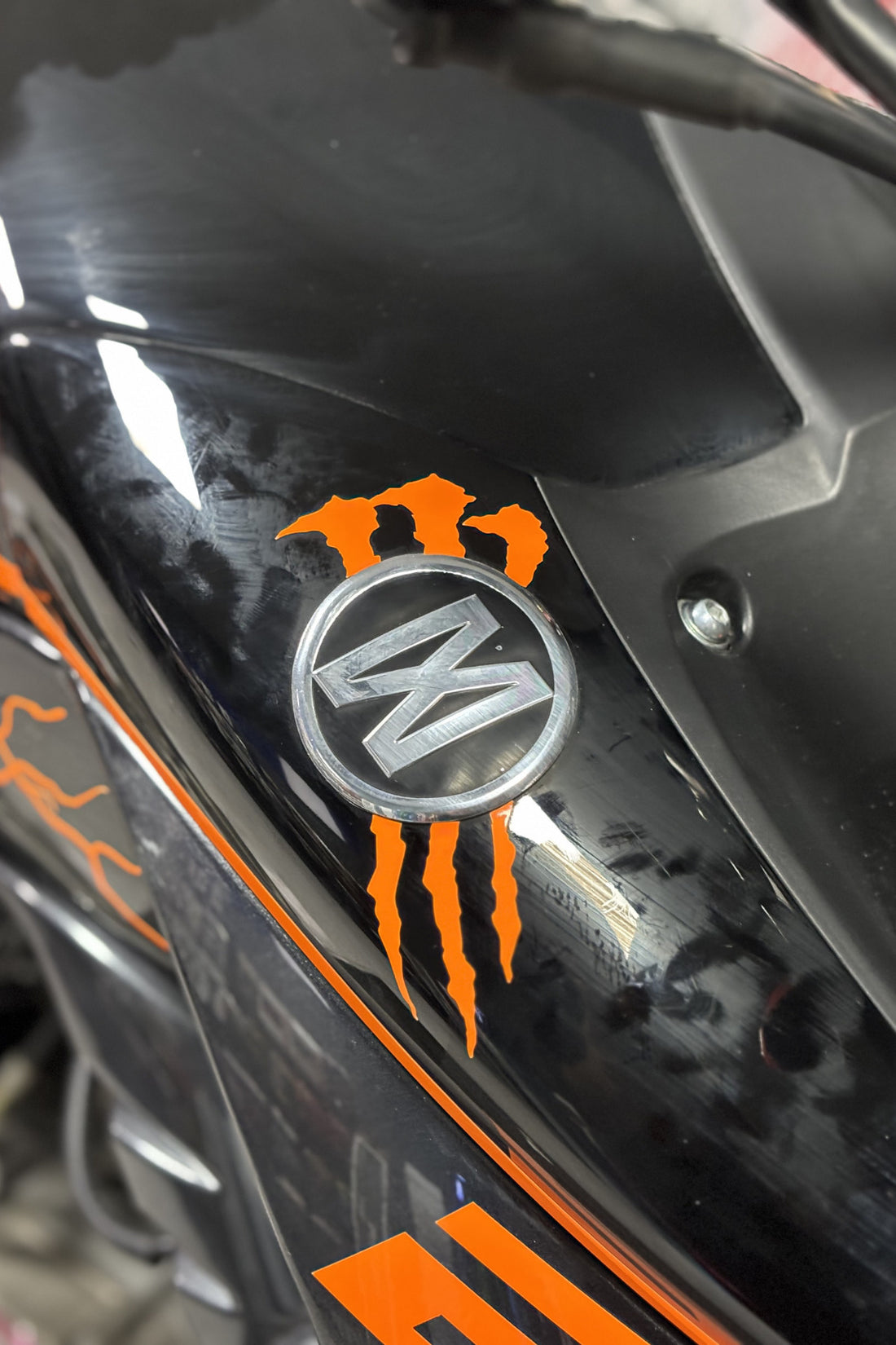 Motor-Araba-Kask için Oracal Neon Turuncu M0NSTER Sticker Etiket (1 Adet)