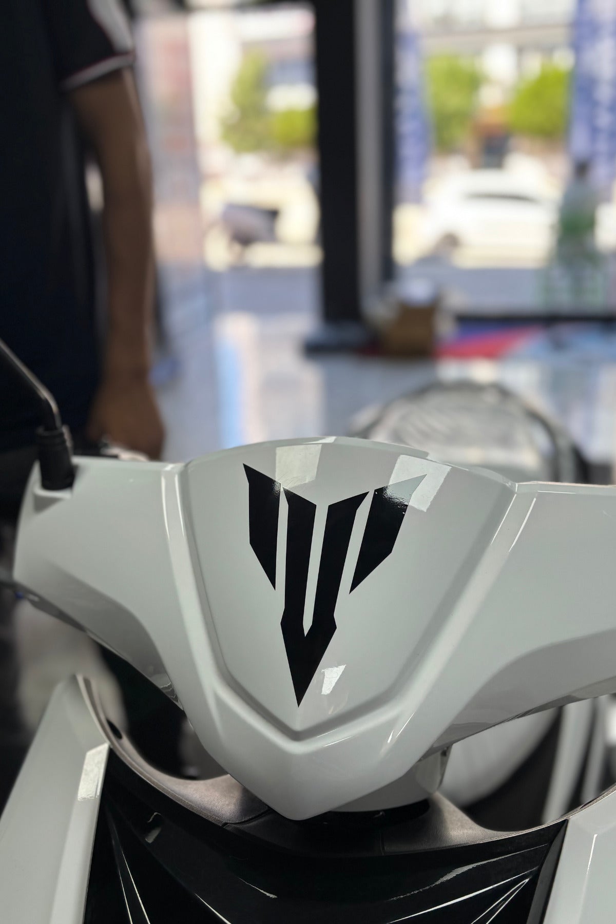Motor ve Kask için Siyah Renk MT Logo Sticker Etiket (12CMx8CM)