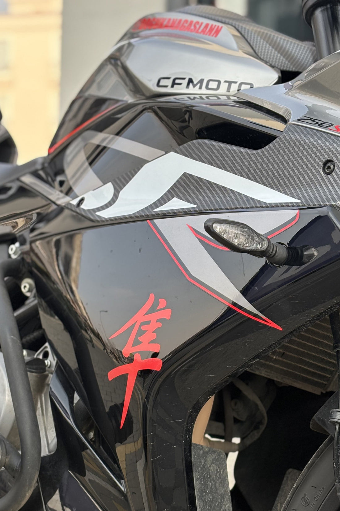 Motor ve Kask için Kırmızı Renk Hayabusa Sticker Etiket (1 Adet)