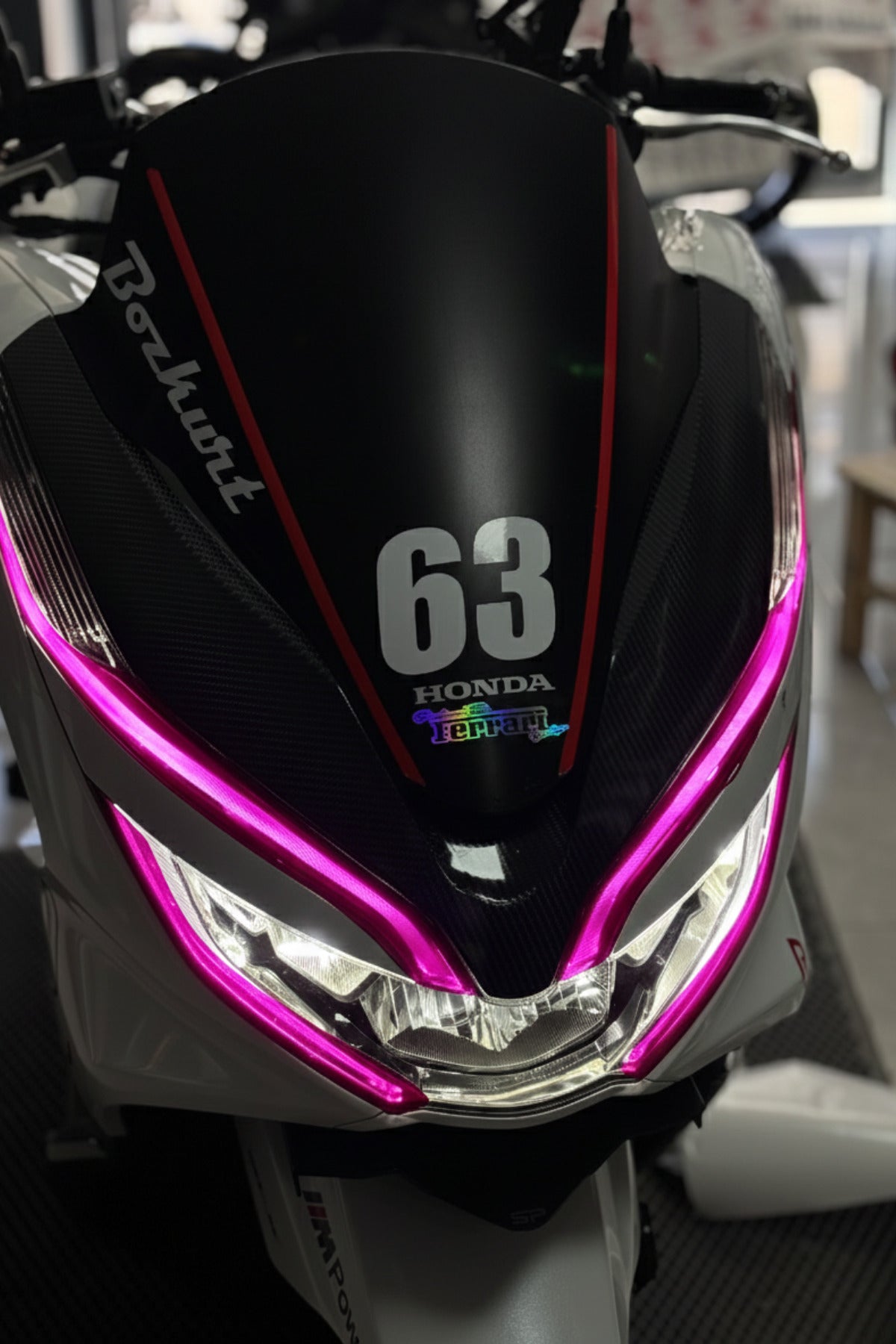 Honda PCX (2018-2020) için Far Tasarım Folyosu Sticker