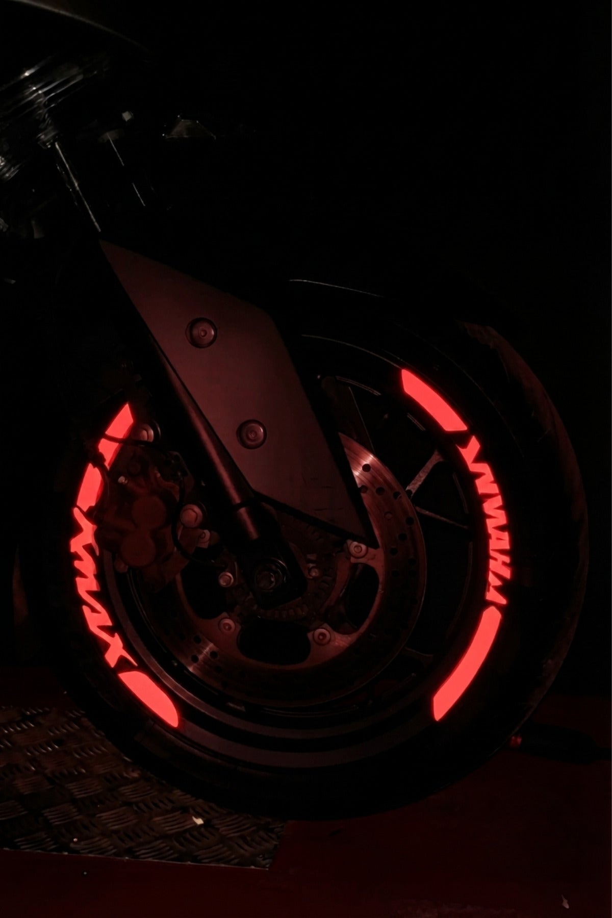 Yamaha Xmax için Ultra Reflektörlü 8 Parça Jant Şeridi Sticker Seti (2 Janta Da yeterli)