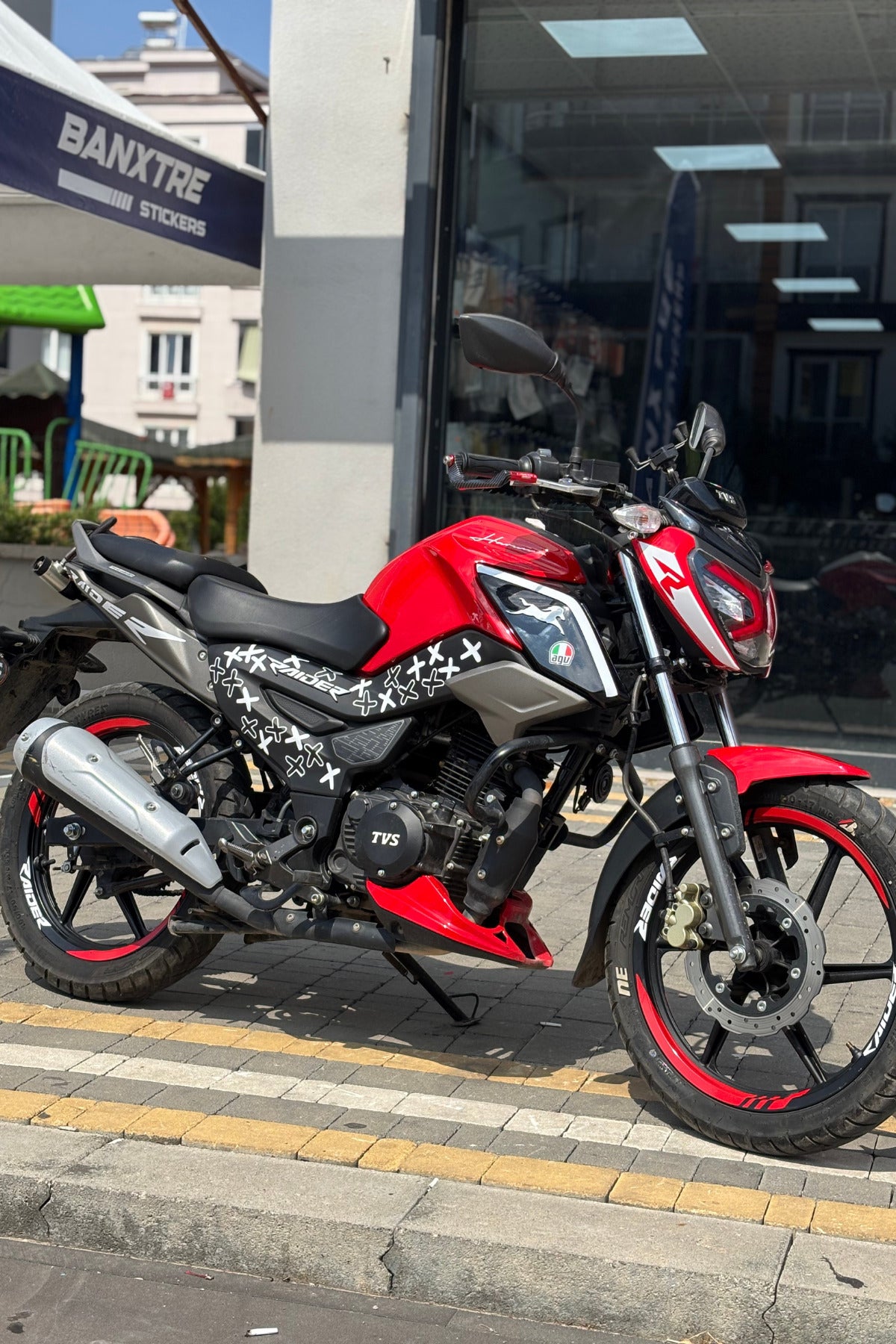 TVS Raider için 76 Parça Beyaz Renk Sticker Seti