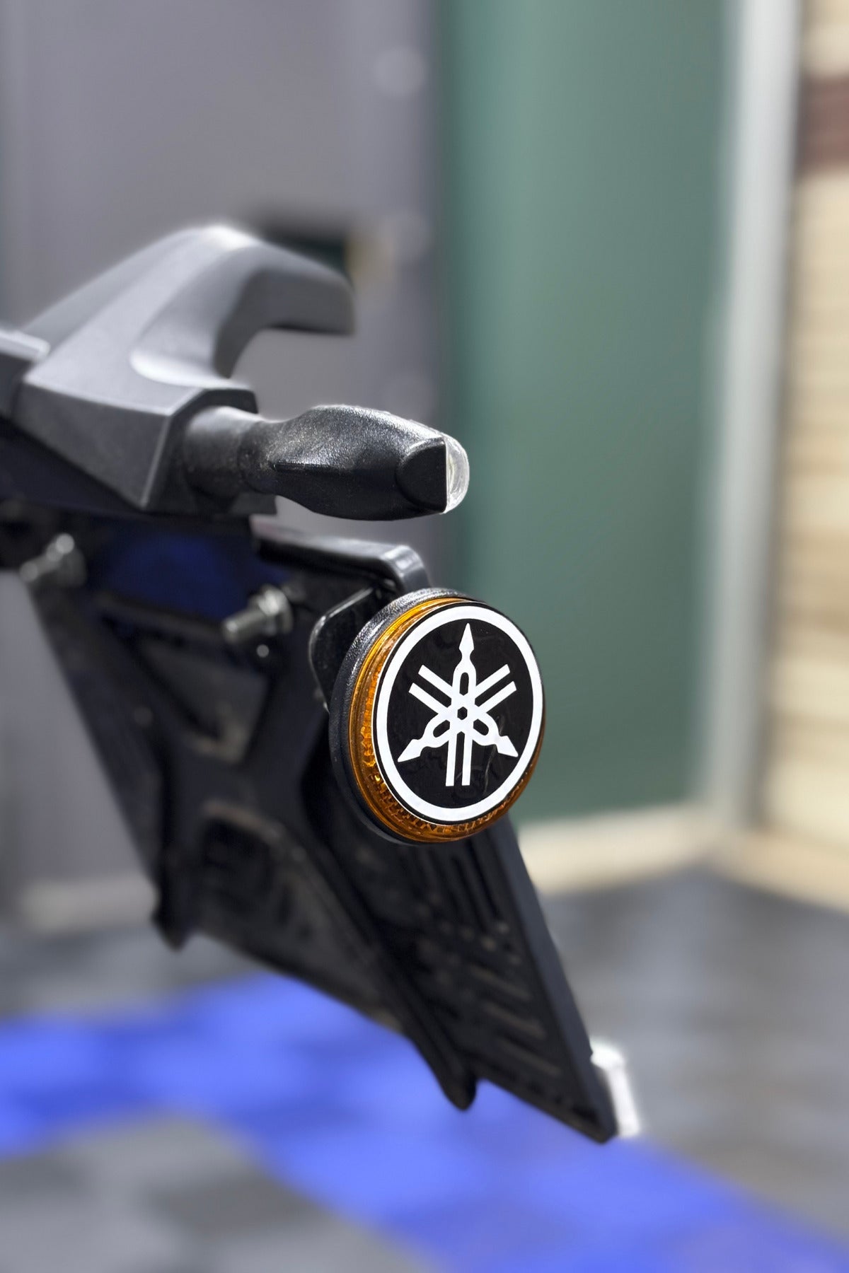 Yamaha Motosiklet Grubu Kedigözü Reflektörü için 5CMx5CM Sticker Etiket (2 Adet)