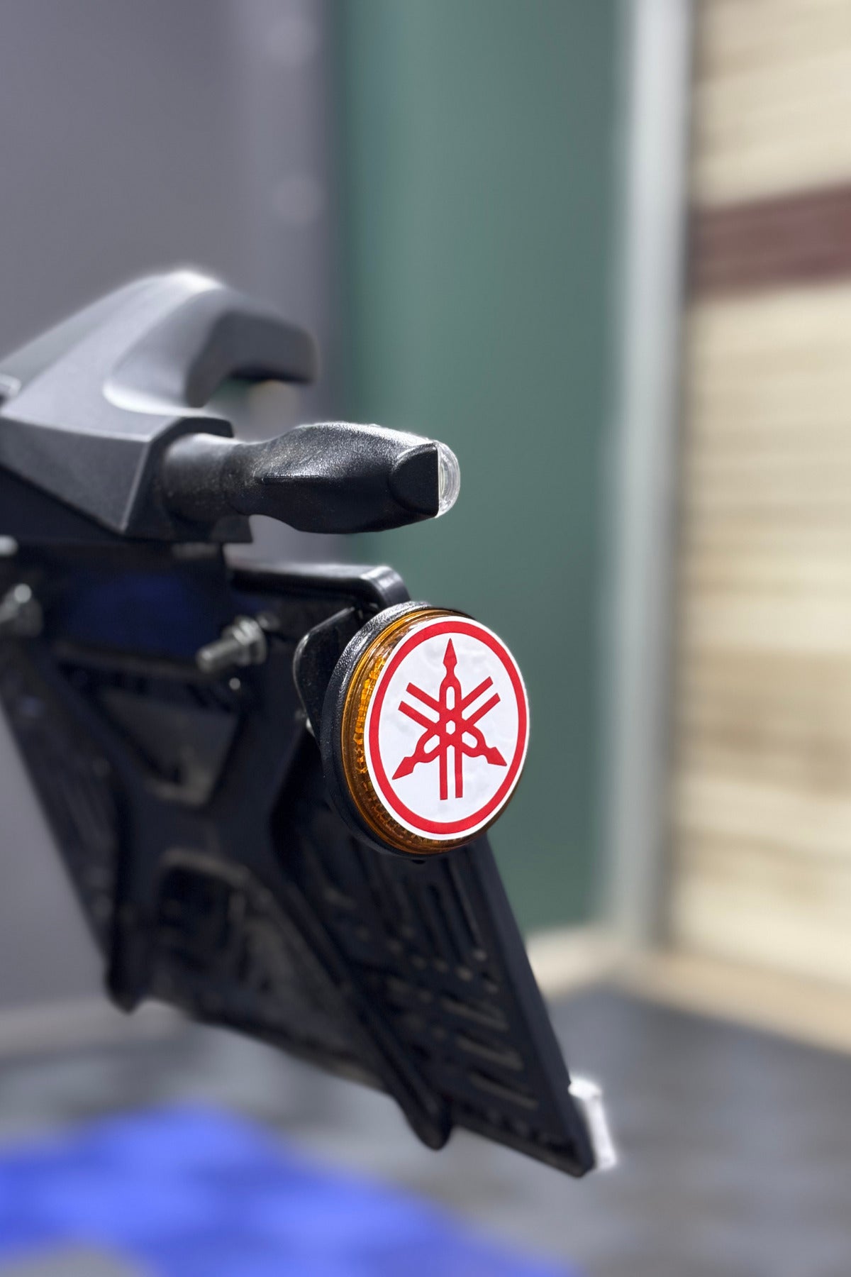 Yamaha Motosiklet Grubu Kedigözü Reflektörü için 5CMx5CM Sticker Etiket (2 Adet)