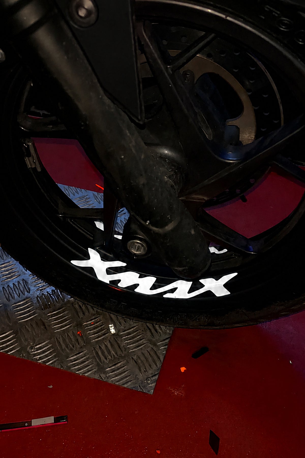 Yamaha Xmax için Uyumlu Reflektörlü Jant içi Xmax Yazısı ( 4 Adet)