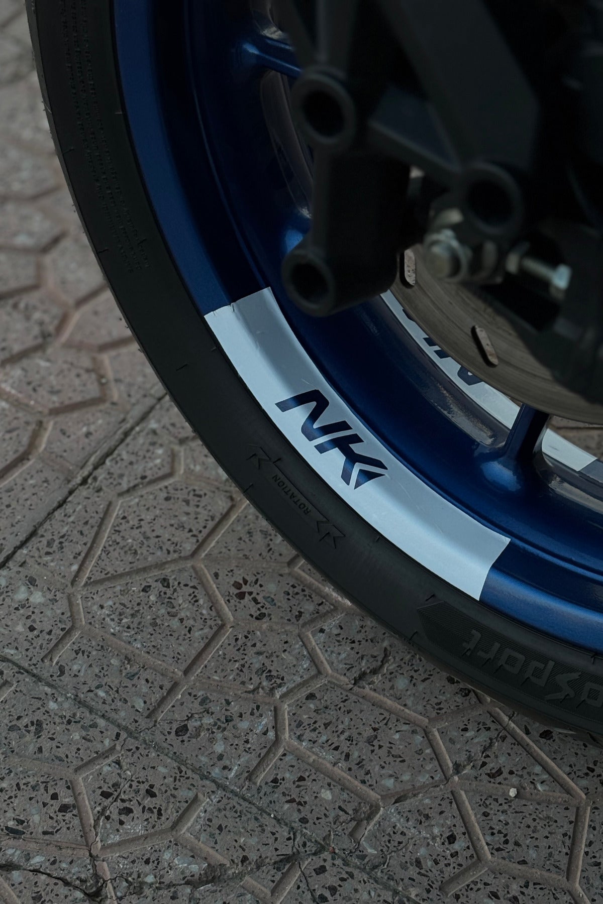 CFMOTO NK250 için Jant içi Logolu NK Parça Detay Sticker Seti Jant Şeridi (4 Parça)