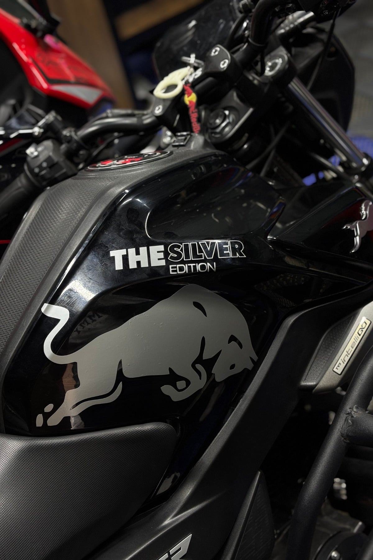 Motosiklet için Silver Boğa Enerji Edition Sticker Etiket (Sadece Bir Taraf)