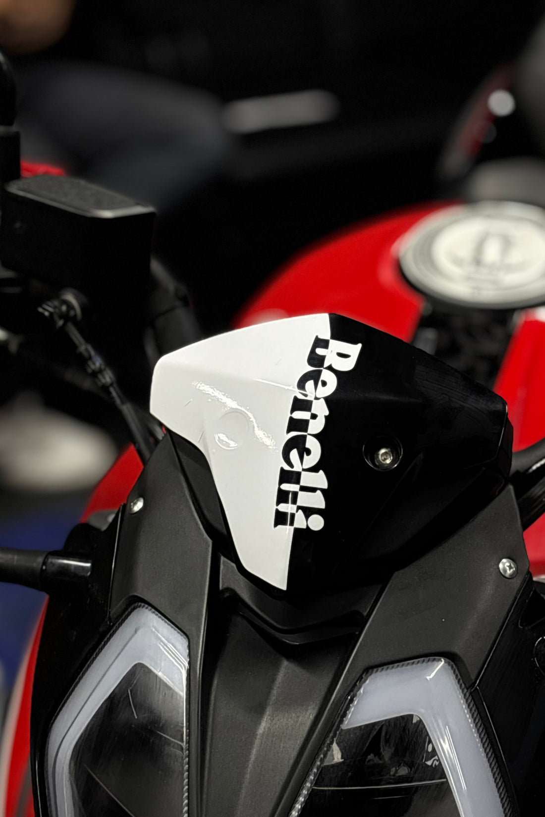 Benelli 125s için Benelli Yazılı Kafa Detay Sticker