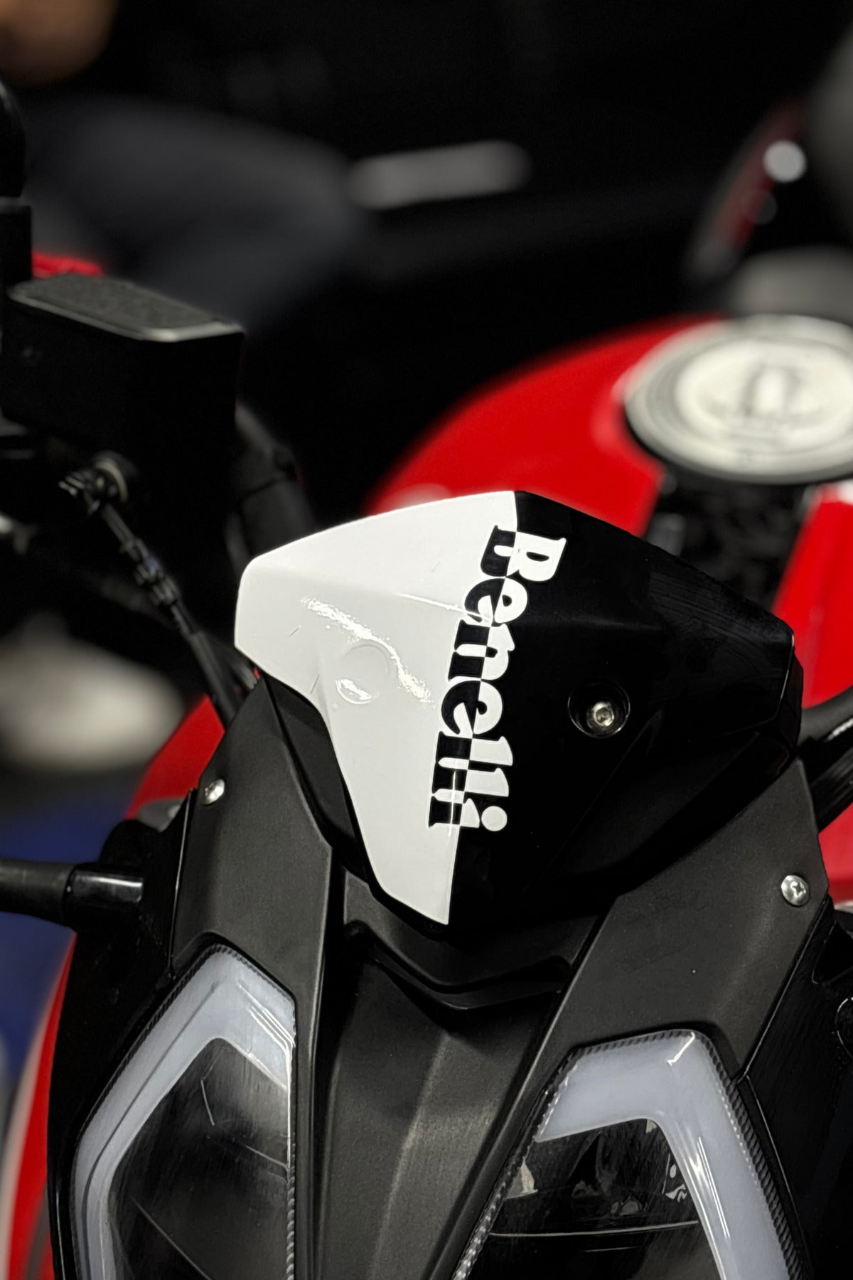 Benelli 125s için Benelli Yazılı Kafa Detay Sticker