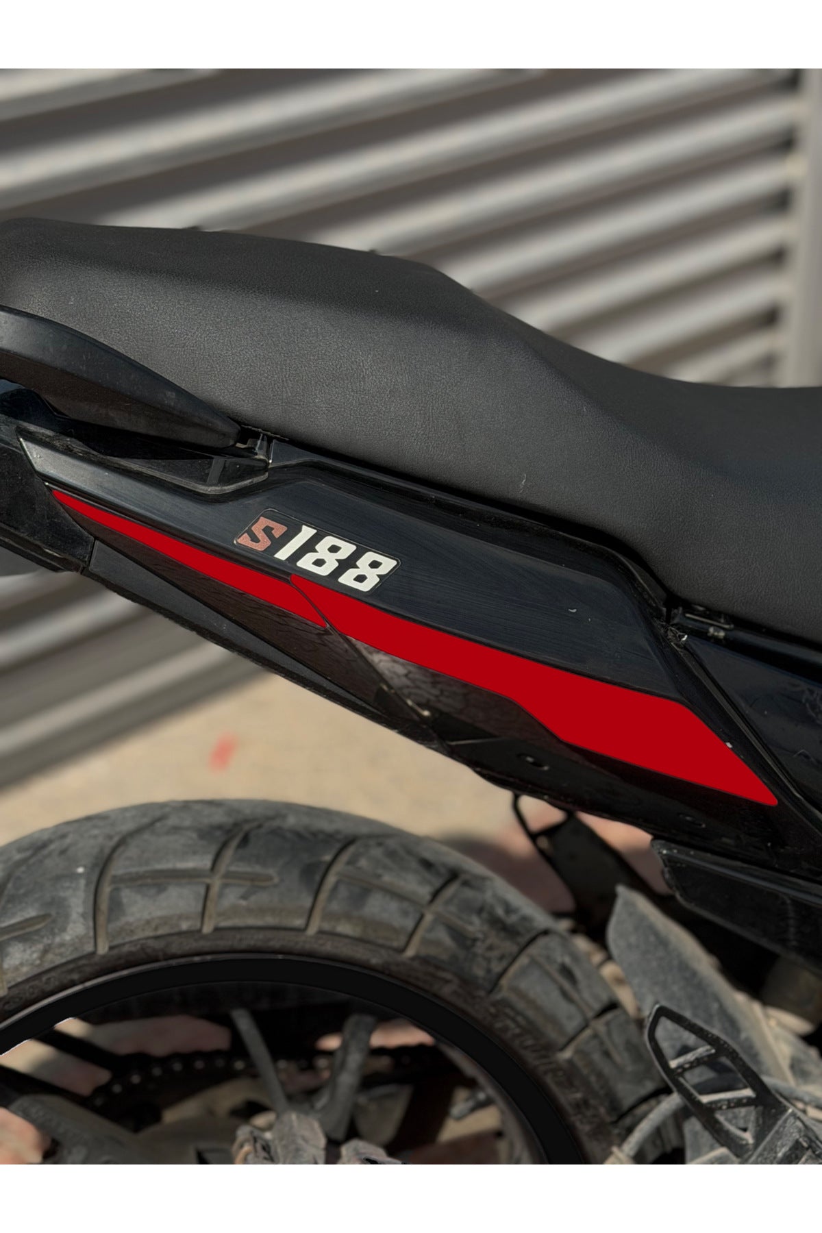 Falcon Salvador S188 için Arka Kuyruk Orijinal Renk Değişim Sticker