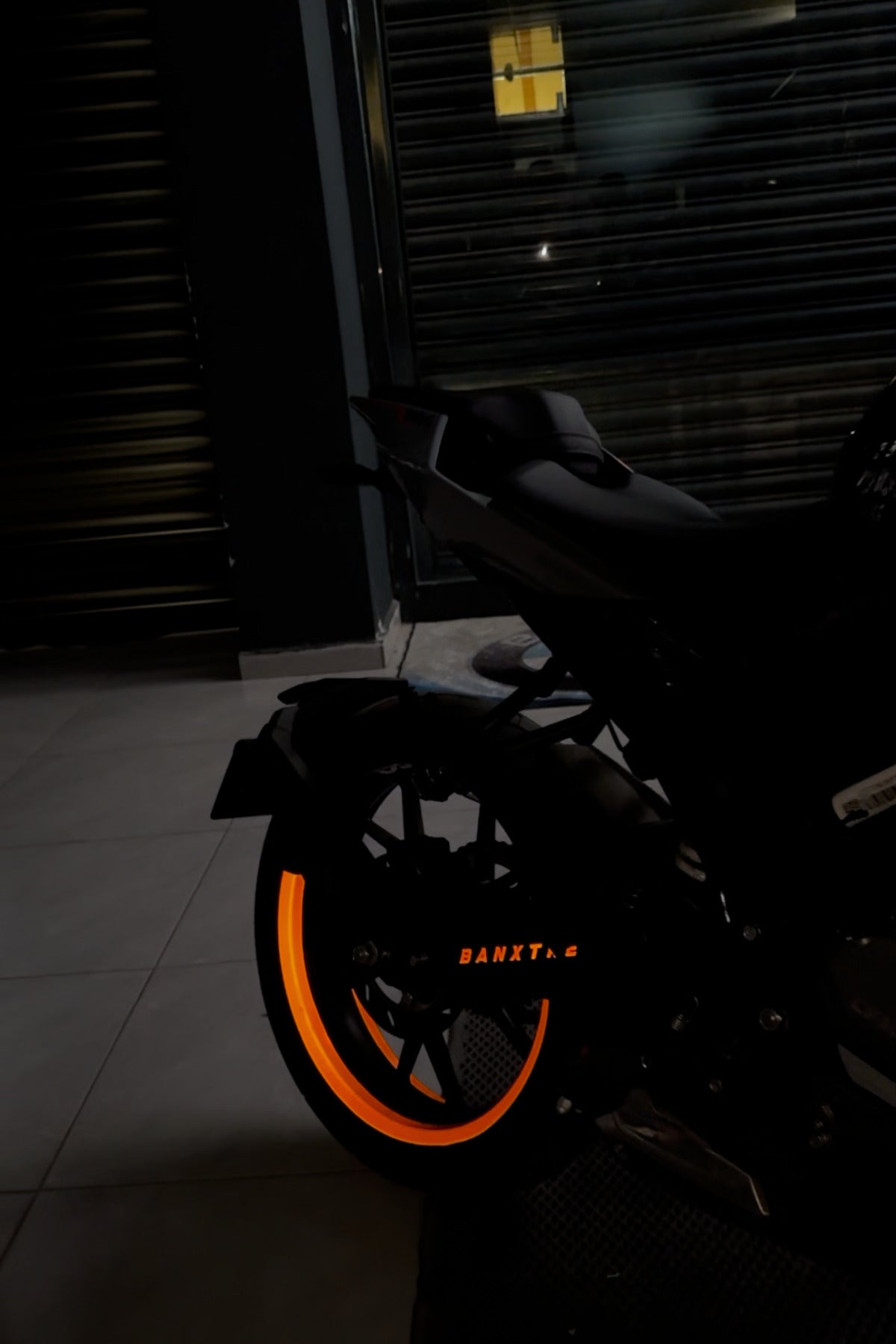 Motosiklet 17 Inch Jantlara Uyumlu Reflektörlü Yarım Jant Şeridi