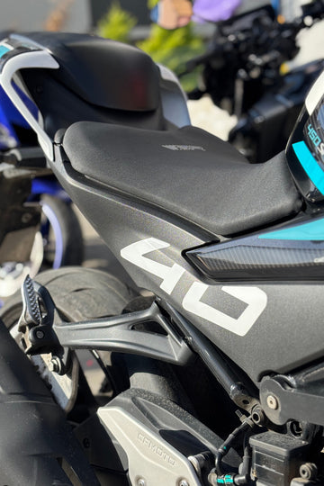 CFMOTO SR450 için Beyaz Renk Orijinal Boyut 40 Sayıları (Sağ ve Sol )