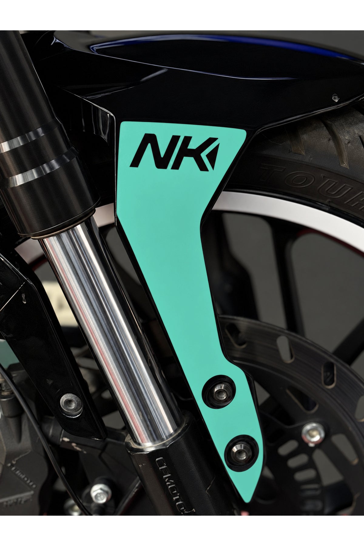 CFMOTO NK250 için NK YAZI Detaylı Çamurluk Yanı Detay Sticker (Sağ ve Sol)
