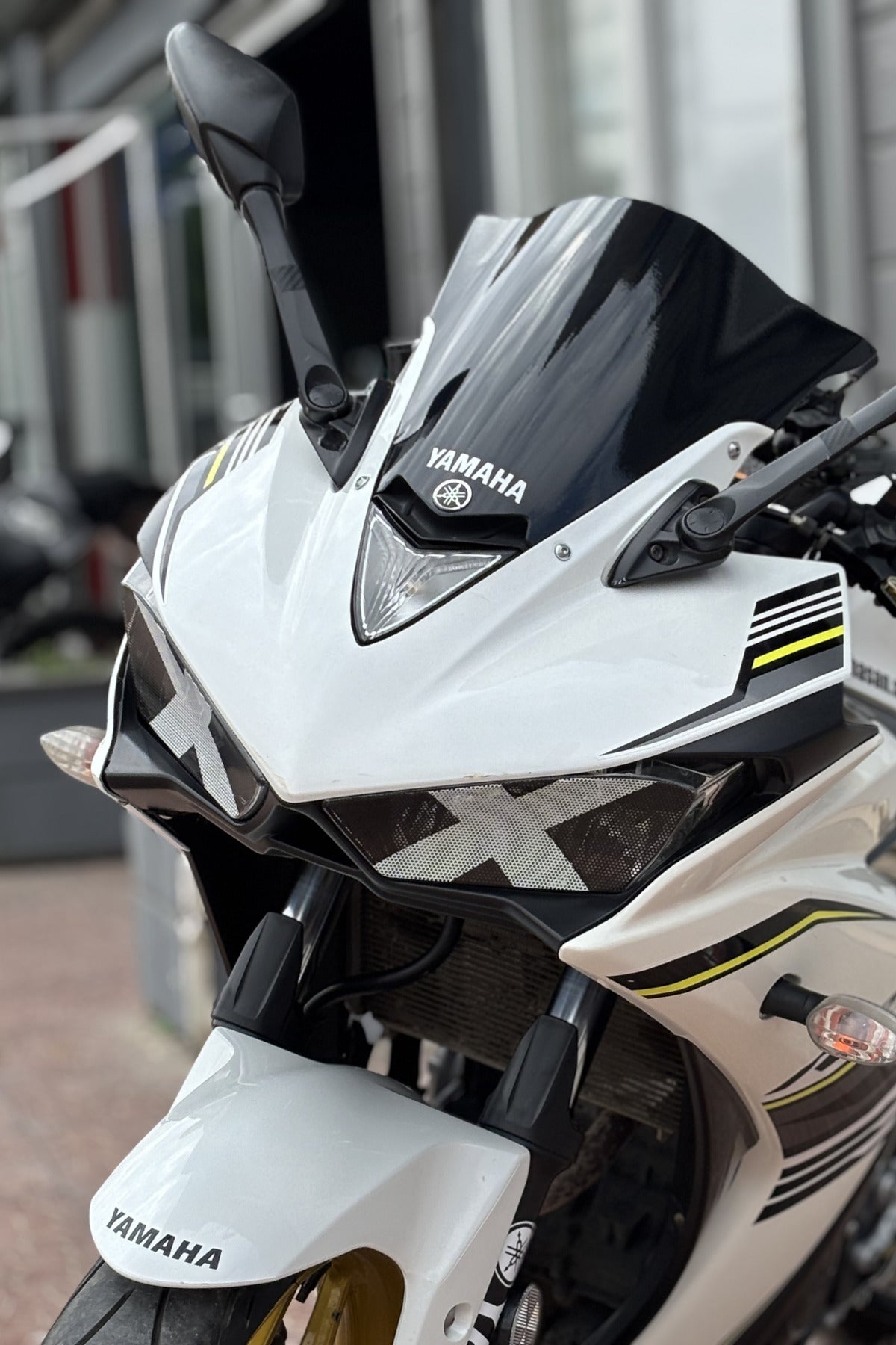 Yamaha R25 Eski Kasa için 2018-2014 Yıllarına Uyumlu X Delikli Göz Sticker