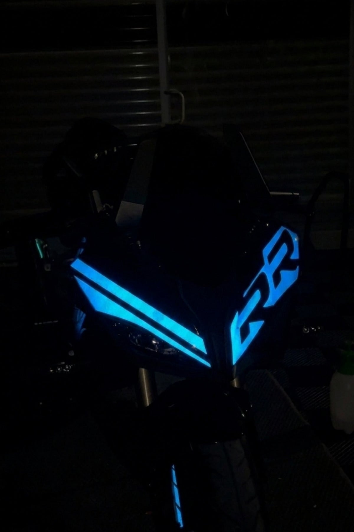 RKS SRK125R ve SRK 250R için Ultra Reflektörlü Kafa Detay Sticker (3 Parça)