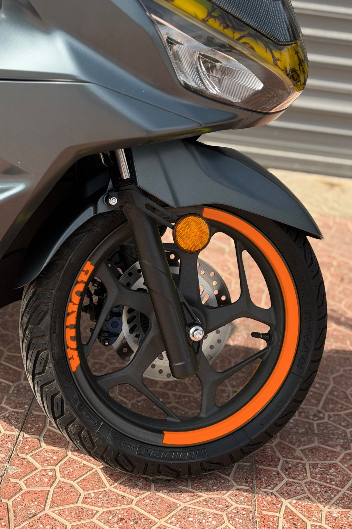 Honda Pcx için Honda Yazılı Yarım Jant Şeridi Sticker Seti (Ön-Arka-Sağ-Sol)