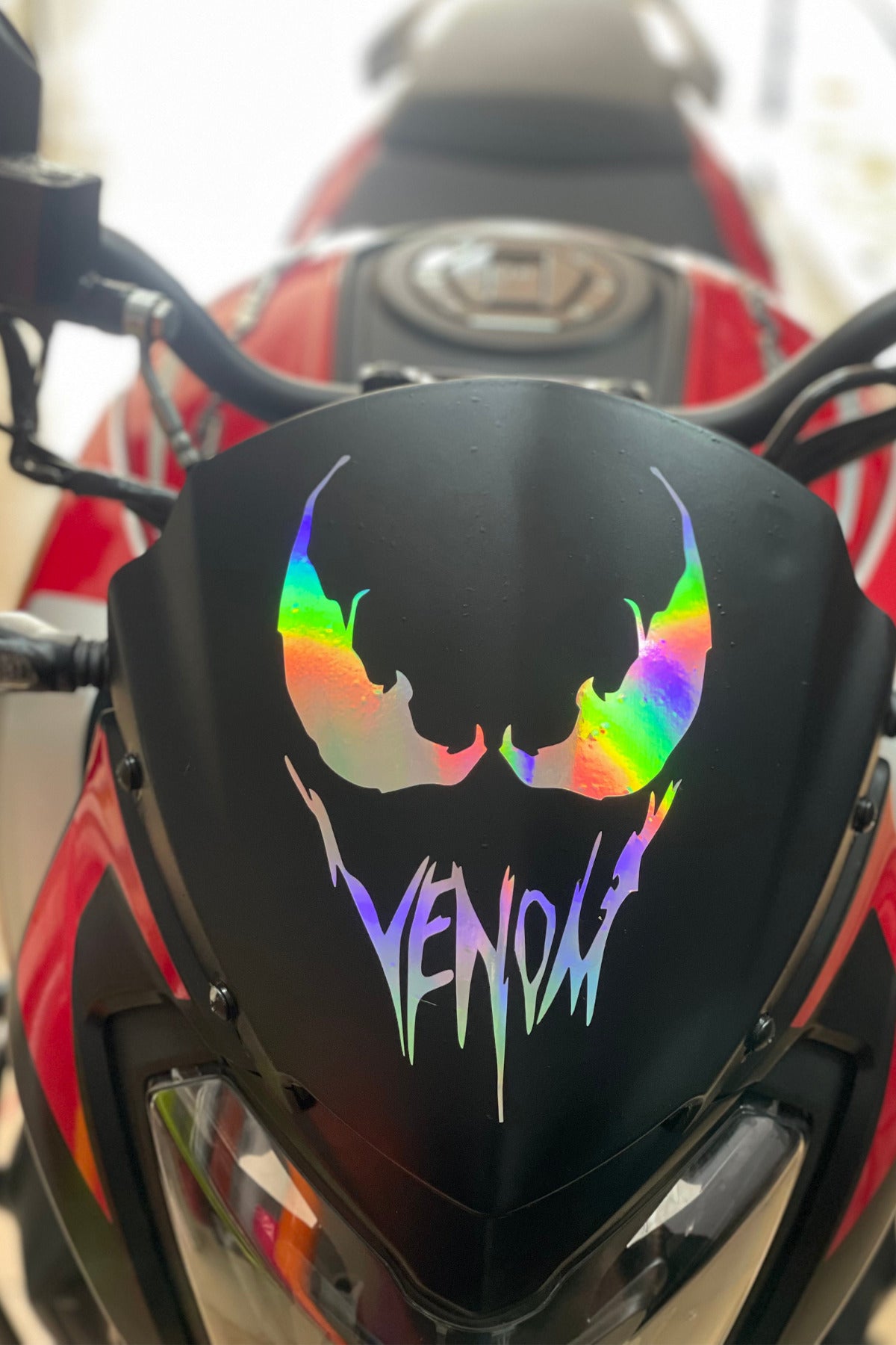 Dekoratif Hologramlı Parlak  Venom Sticker Motor-Araba-Kask için Etiket (1 Adet) Uyumlu