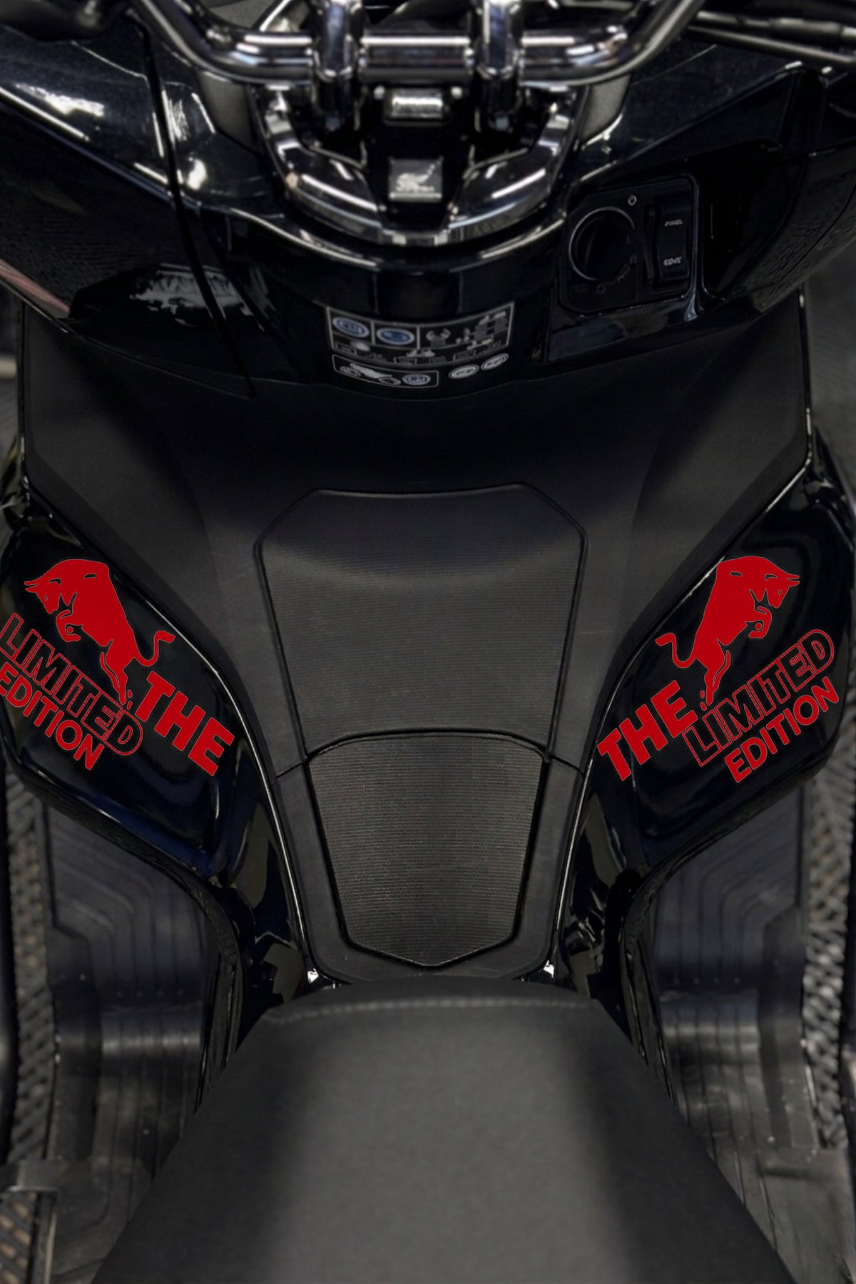Honda PCX için Boğa Enerji Limited Edition Sticker Etiket (Sağ ve Sol)