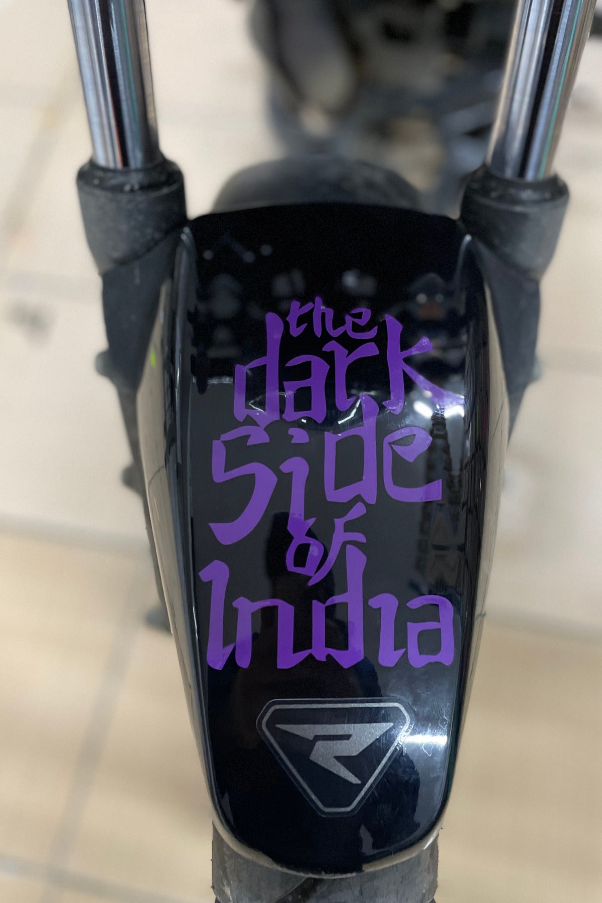 TVS-BAJAJ Motor Grubu için Oracal Mor Renk The Dark Side Of İndia Sticker Etiket (1 Adet)