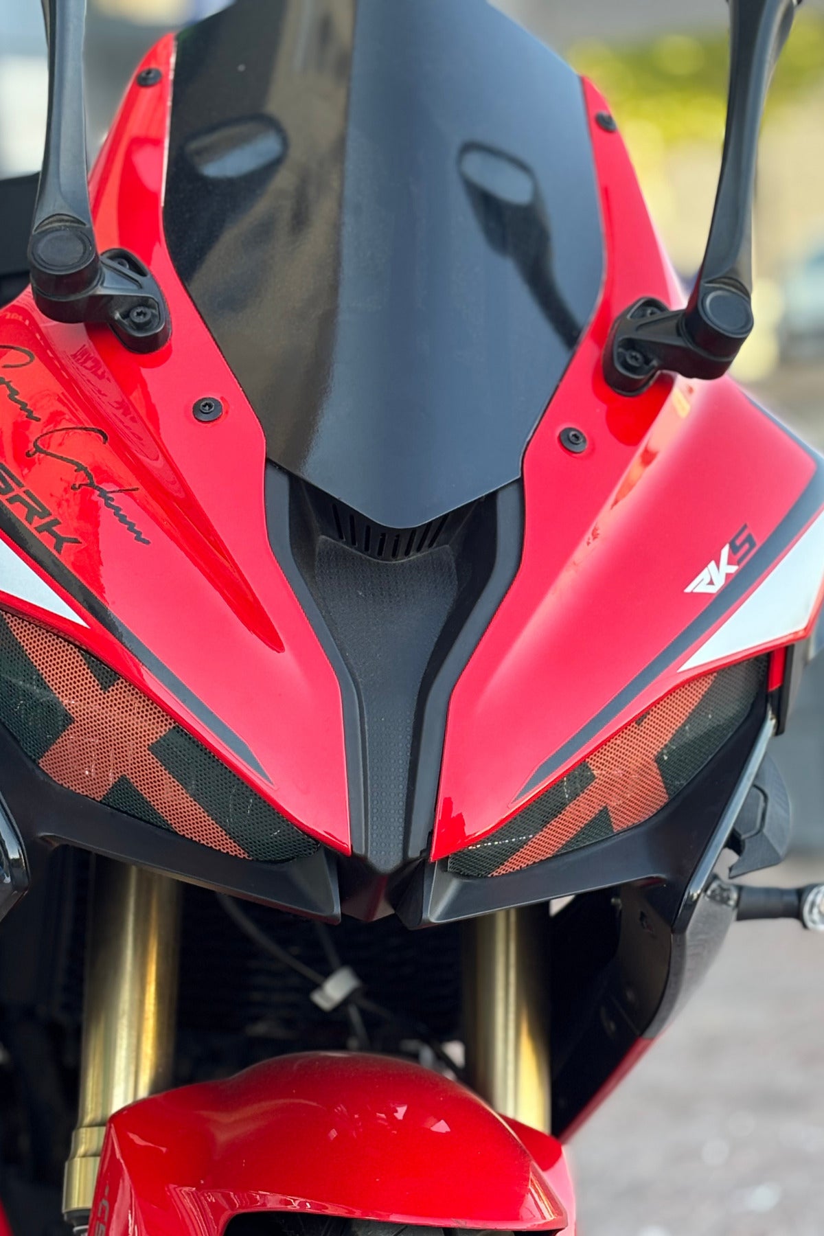 RKS SRK125 için Far Üstü Sticker Delikli Aydınlatma Engellemez (Sağ ve Sol)
