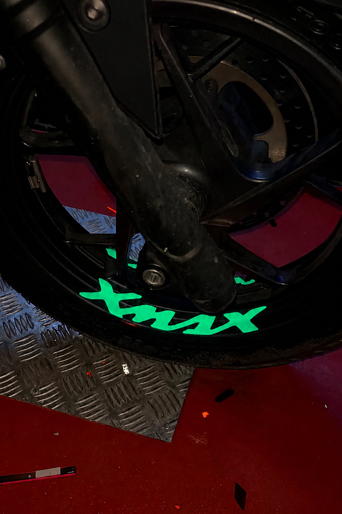 Yamaha Xmax için Uyumlu Reflektörlü Jant içi Xmax Yazısı ( 4 Adet)